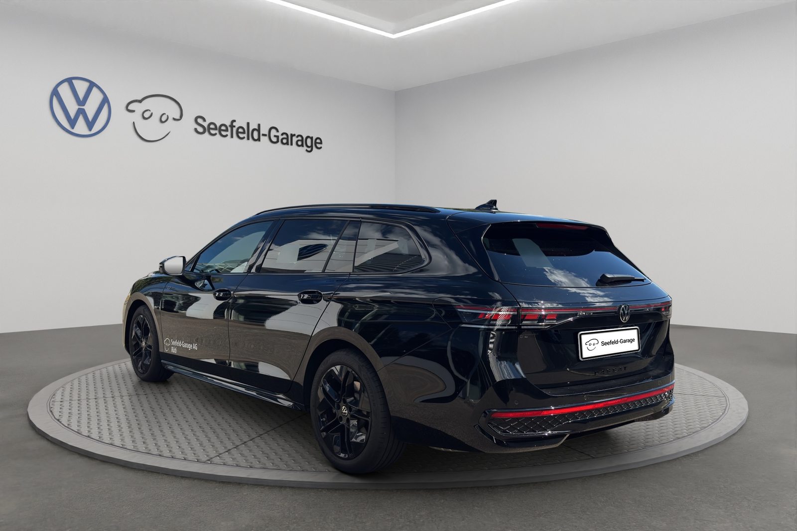 VW Passat Variant R-Line, Benzin, Occasion / Gebraucht, Automatik - 4