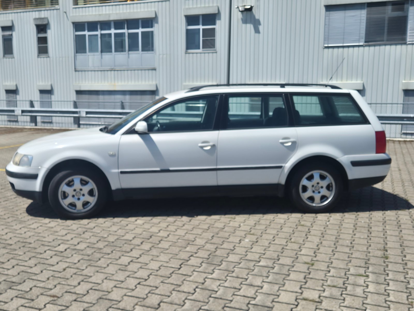 VW Passat Variant 1.8 Comfortline, Essence, Occasion / Utilisé, Manuelle - 2