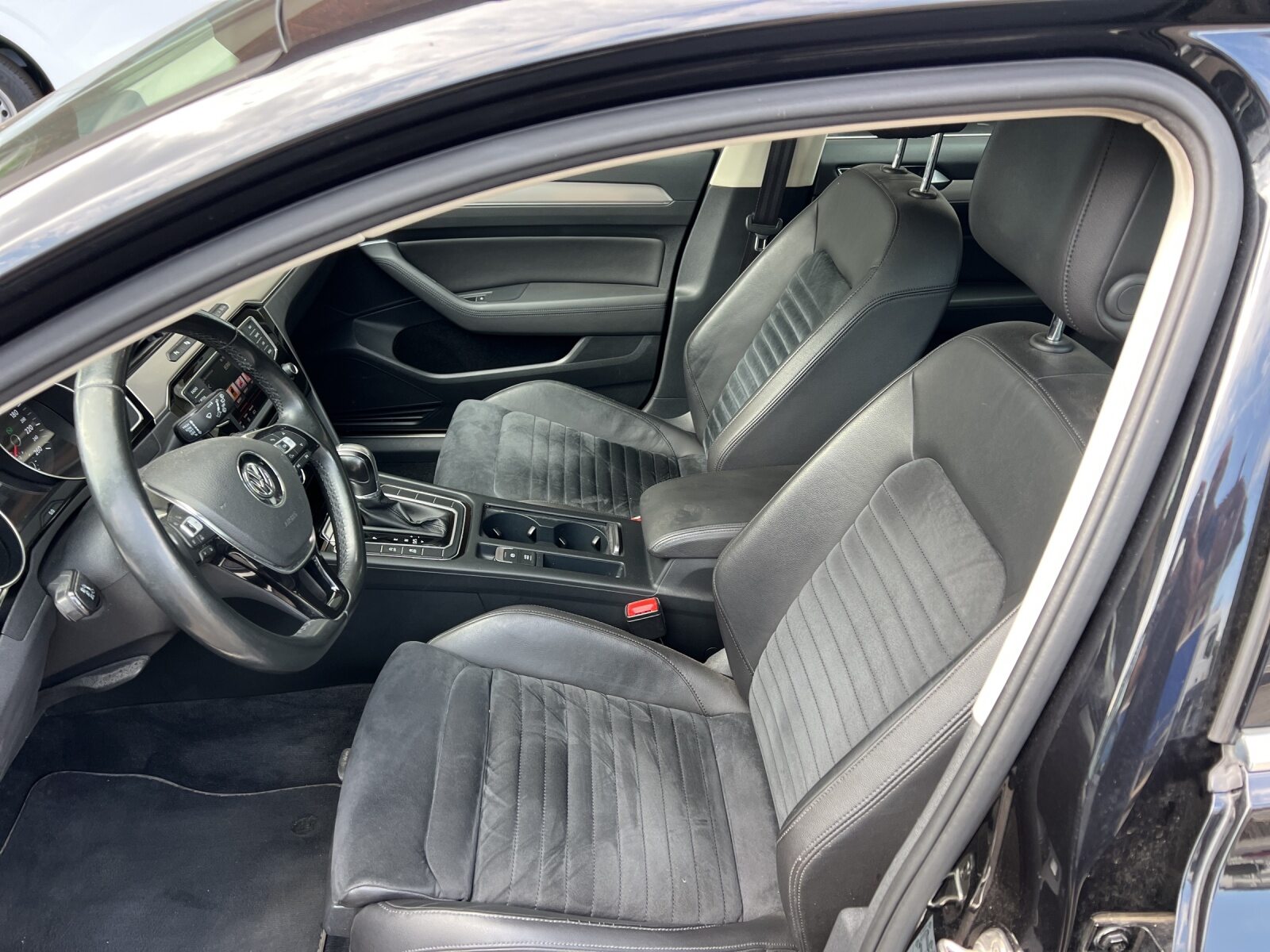 VW NEW Passat Variant Highline, Diesel, Occasion / Gebraucht, Automatik - 7