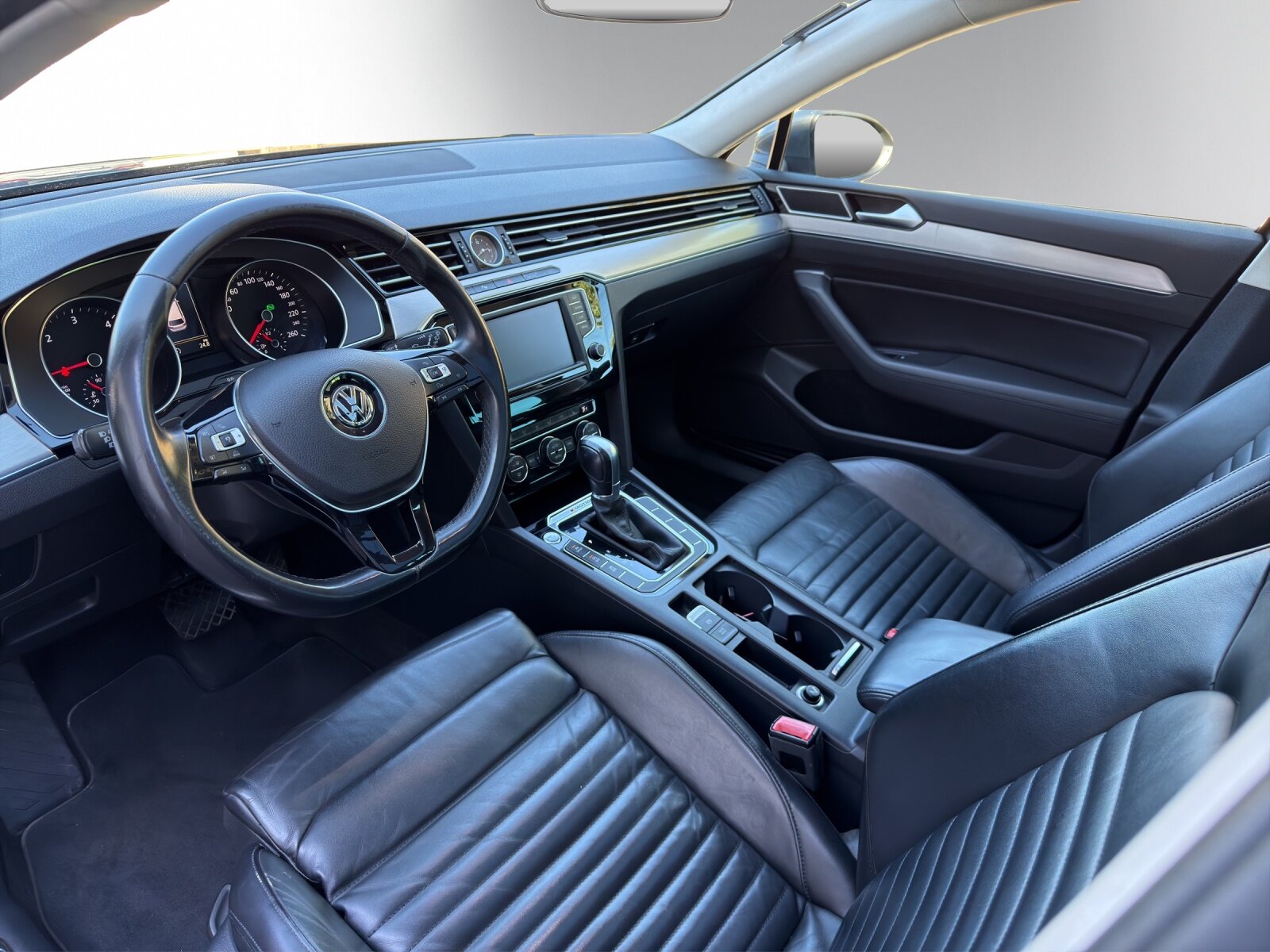 VW Passat Variant 2.0 TDI 240 SCR Highl. DSG 4m, Diesel, Second hand / Used, Automatic - 6
