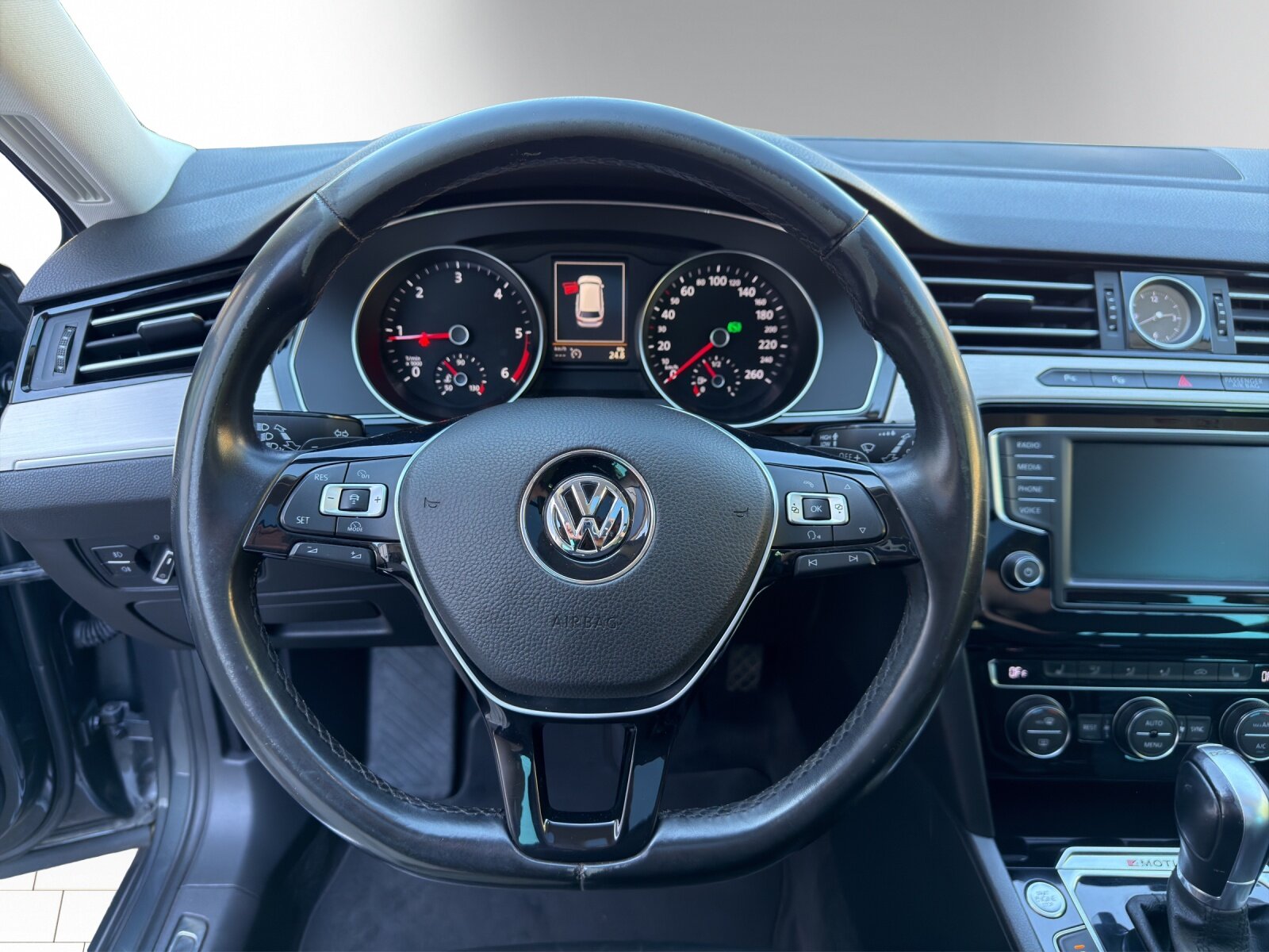 VW Passat Variant 2.0 TDI 240 SCR Highl. DSG 4m, Diesel, Second hand / Used, Automatic - 7
