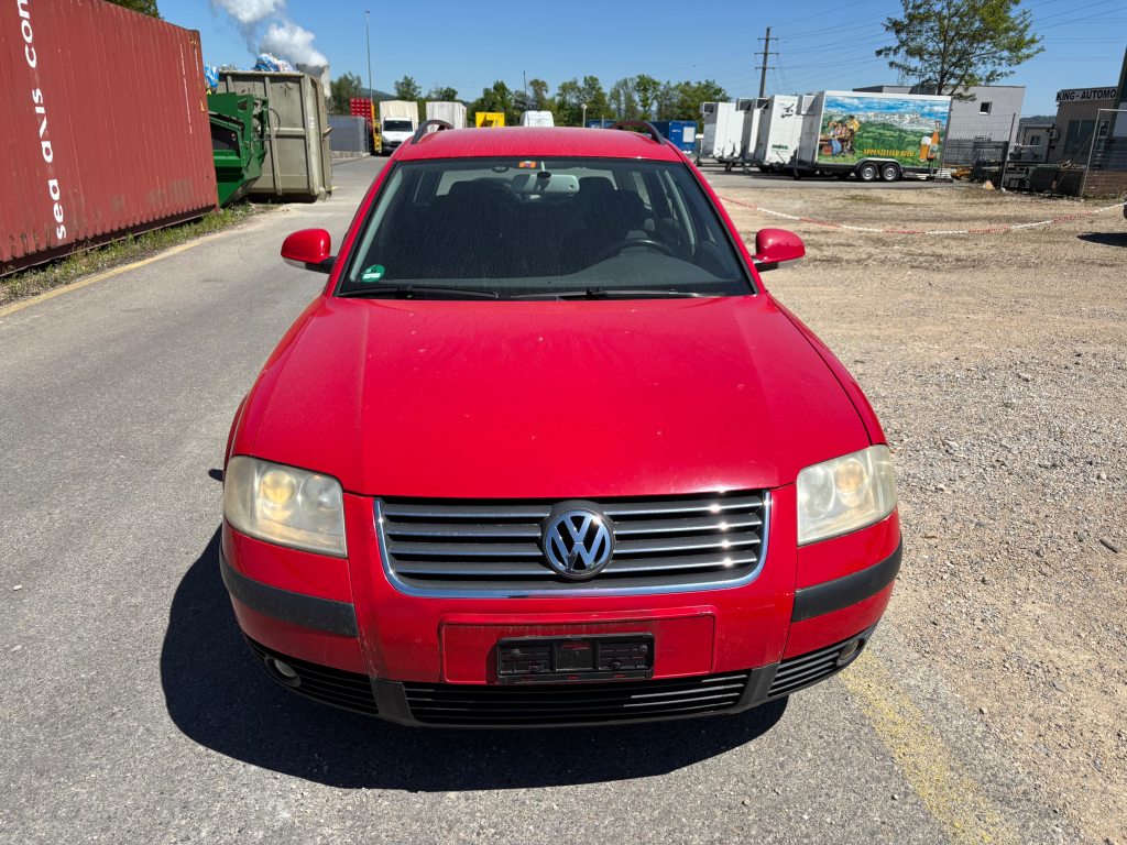 VW PASSAT VARIANT 2.0 Trendline 4motion, Essence, Occasion / Utilisé, Manuelle - 2