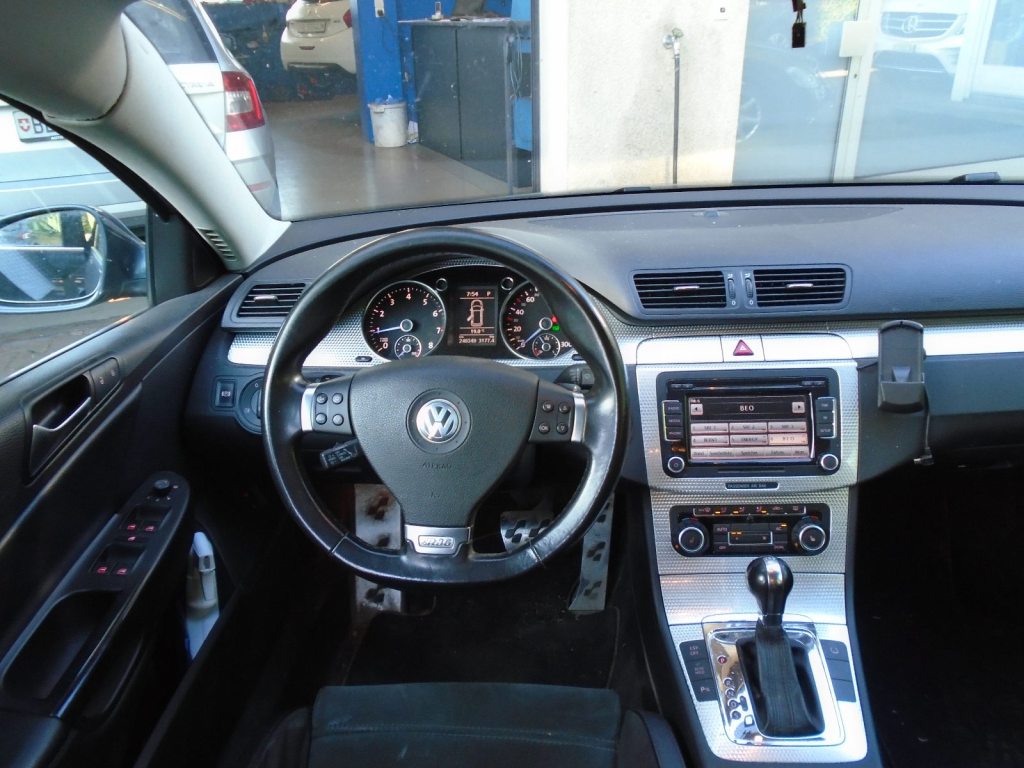 VW PASSAT VARIANT 3.6 R36 DSG 4motion, Benzina, Occasioni / Usate, Automatico - 4