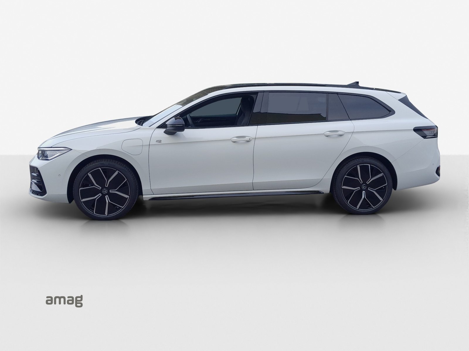 VW Passat Variant NF R-Line, Full-Hybrid Petrol/Electric, Ex-demonstrator, Automatic - 2
