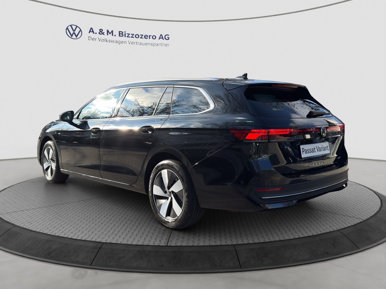 VW Passat Variant NF Business, Petrol, Ex-demonstrator, Automatic - 3