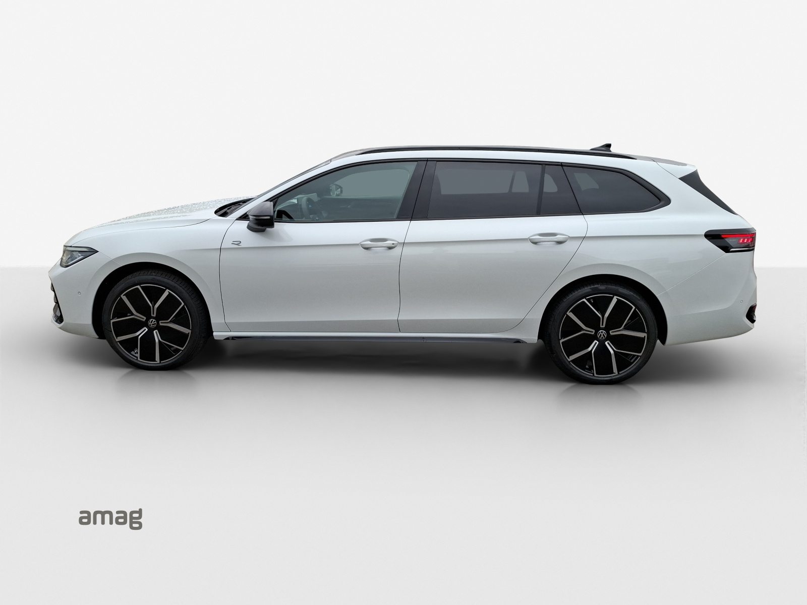 VW Passat Variant NF R-Line, Diesel, Voiture de démonstration, Automatique - 2