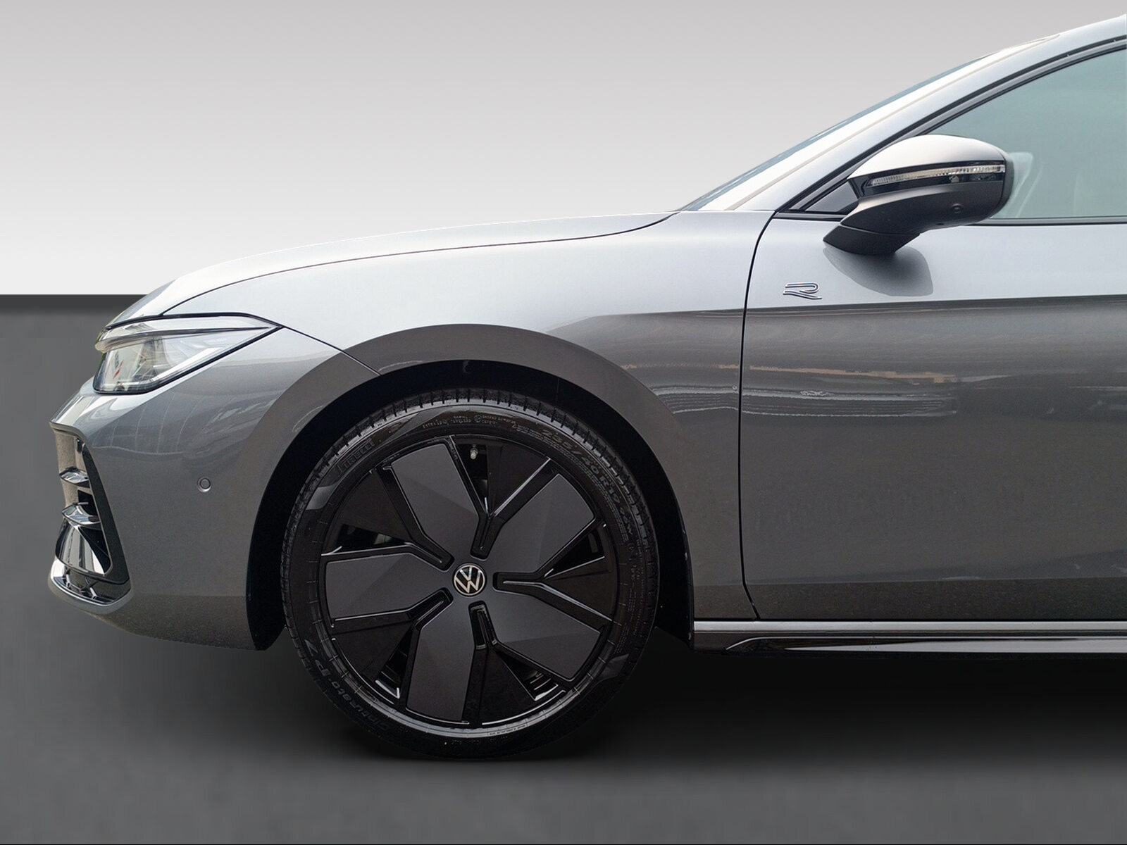 VW Passat Variant R-Line, Petrol, Ex-demonstrator, Automatic - 4
