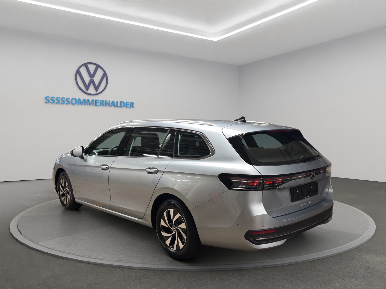 VW Passat Variant Business, Petrol, Ex-demonstrator, Automatic - 3