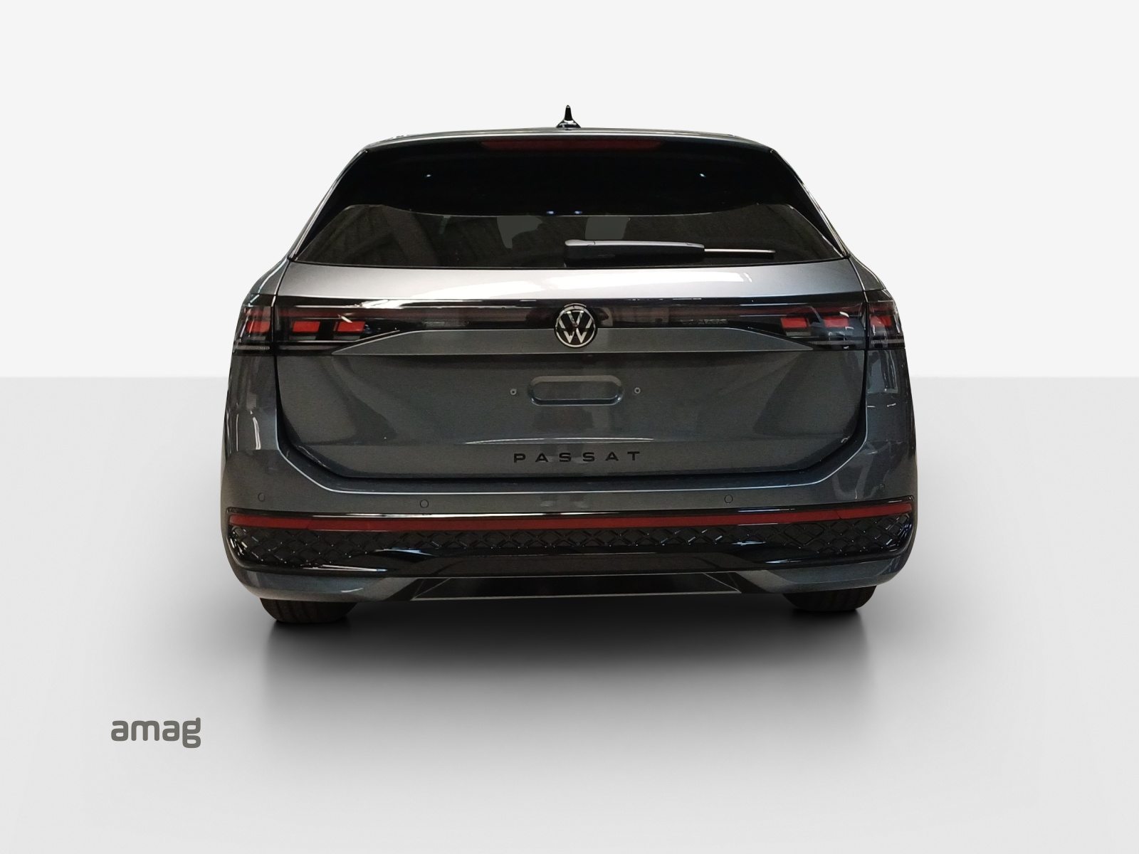 VW Passat Variant R-Line, Diesel, Ex-demonstrator, Automatic - 4
