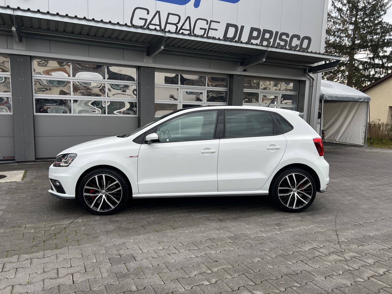 VW Polo 1.8 TSI GTI, Petrol, Second hand / Used, Manual - 2