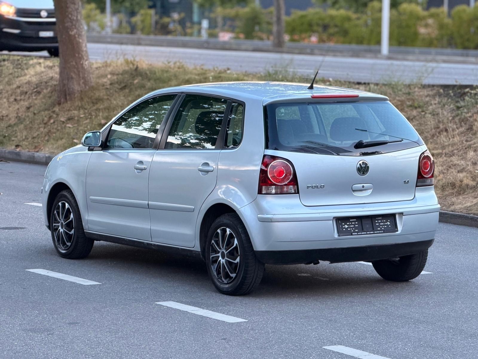 VW Polo 1.4 16V Sportline, Benzin, Occasion / Gebraucht, Handschaltung - 6