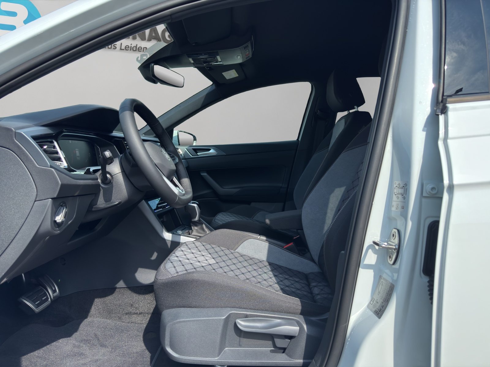 VW Polo R-Line, Benzin, Neuwagen, Automat - 4