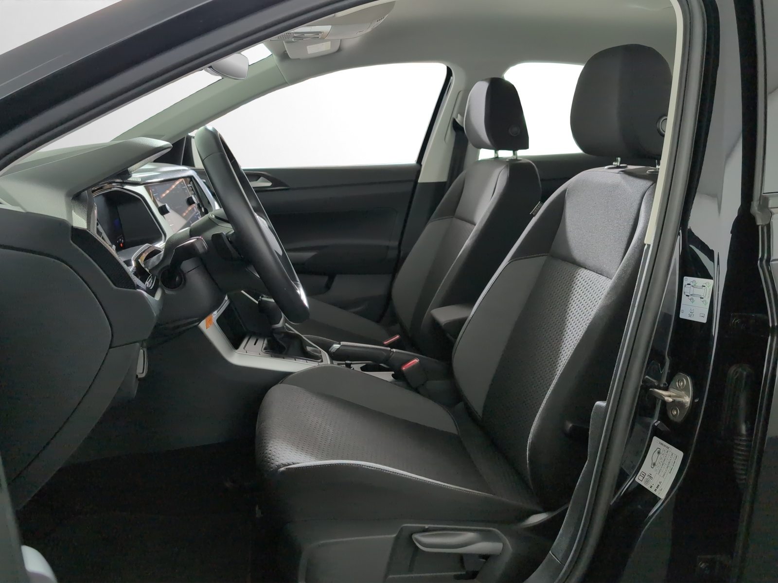VW Polo Life, Petrol, New car, Automatic - 6