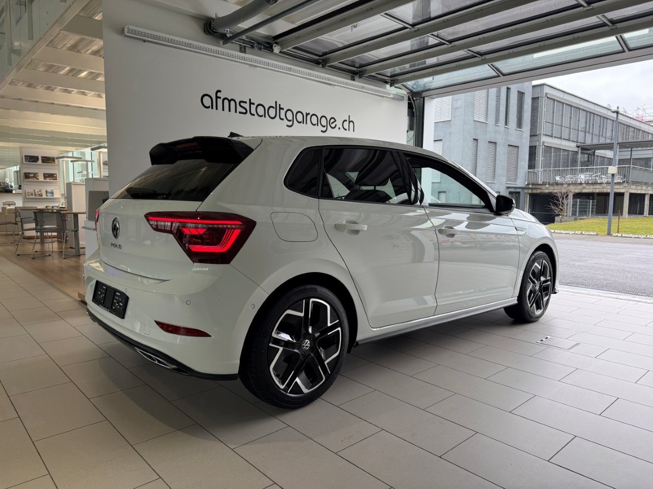 VW Polo R-Line, Benzina, Auto nuove, Automatico - 2