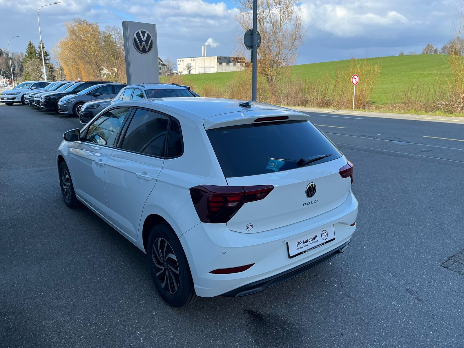 VW Polo Life, Petrol, New car, Automatic - 6
