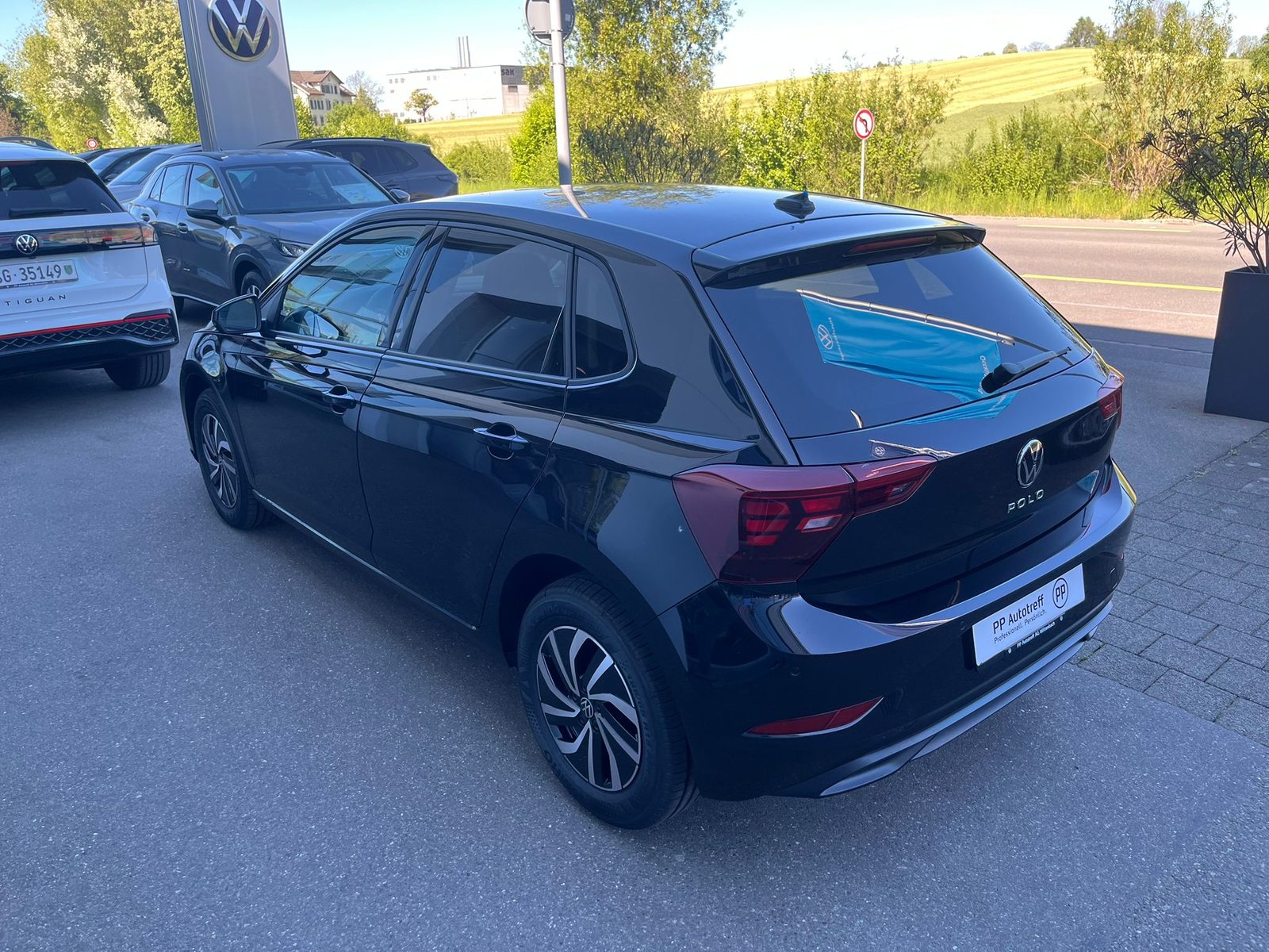 VW Polo Life, Petrol, New car, Automatic - 6