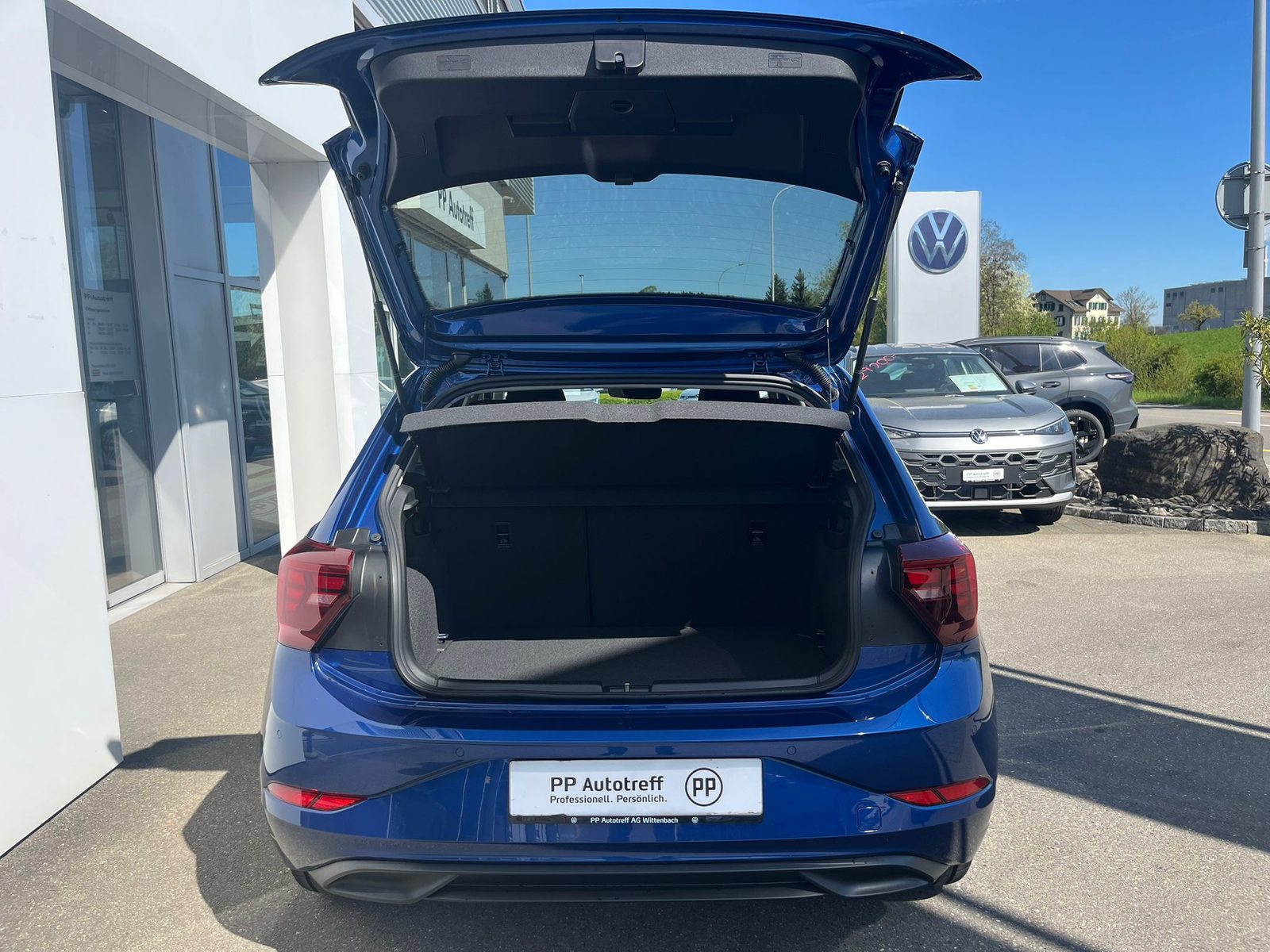 VW Polo Life, Petrol, New car, Automatic - 5
