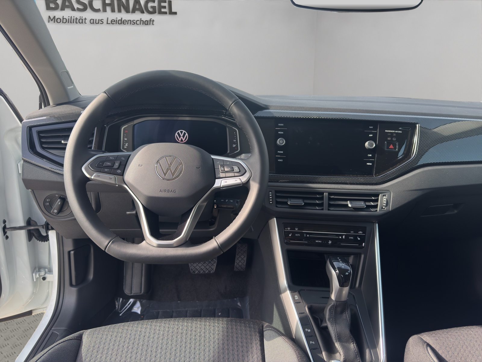 VW Polo Life, Petrol, New car, Automatic - 5