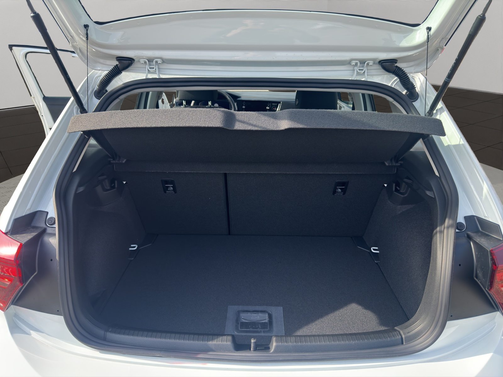 VW Polo Life, Petrol, New car, Automatic - 6