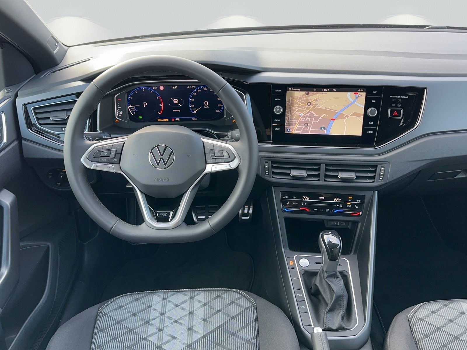 VW Polo R-Line, Benzin, Occasion / Gebraucht, Automatik - 7
