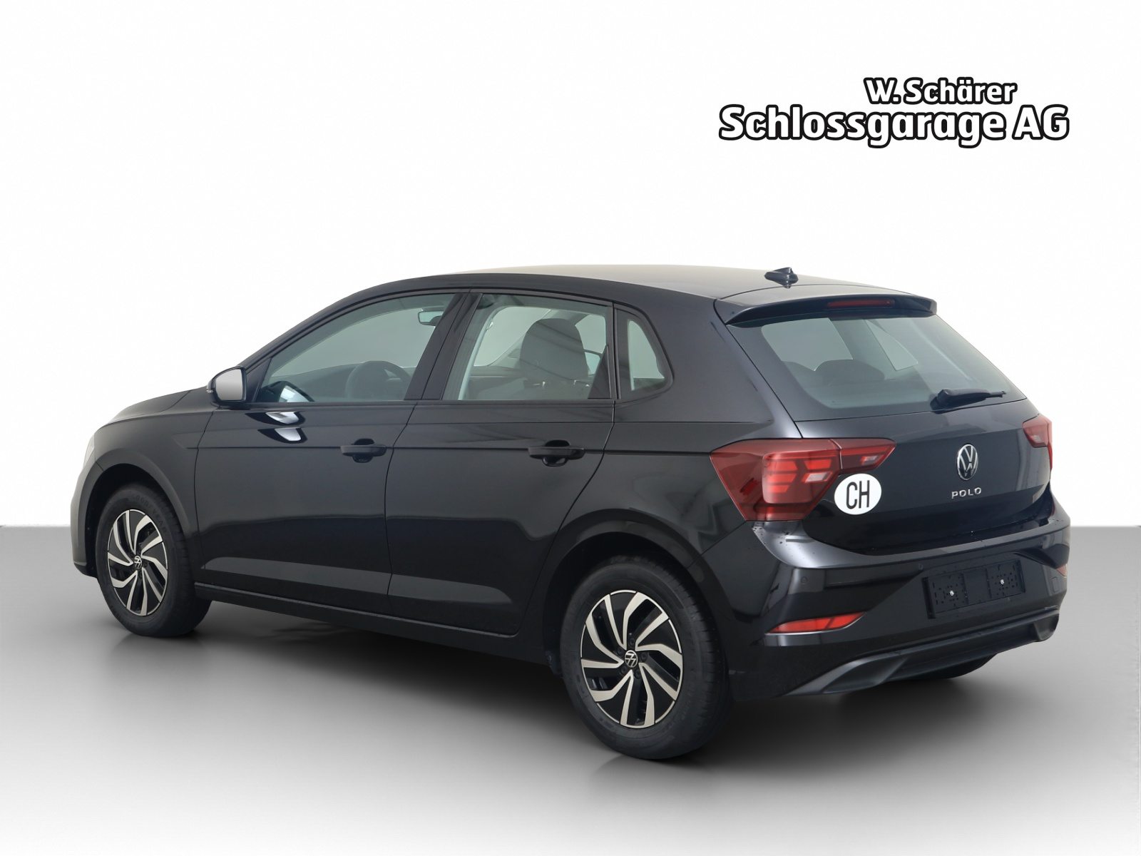 VW Polo Life, Petrol, Second hand / Used, Automatic - 2