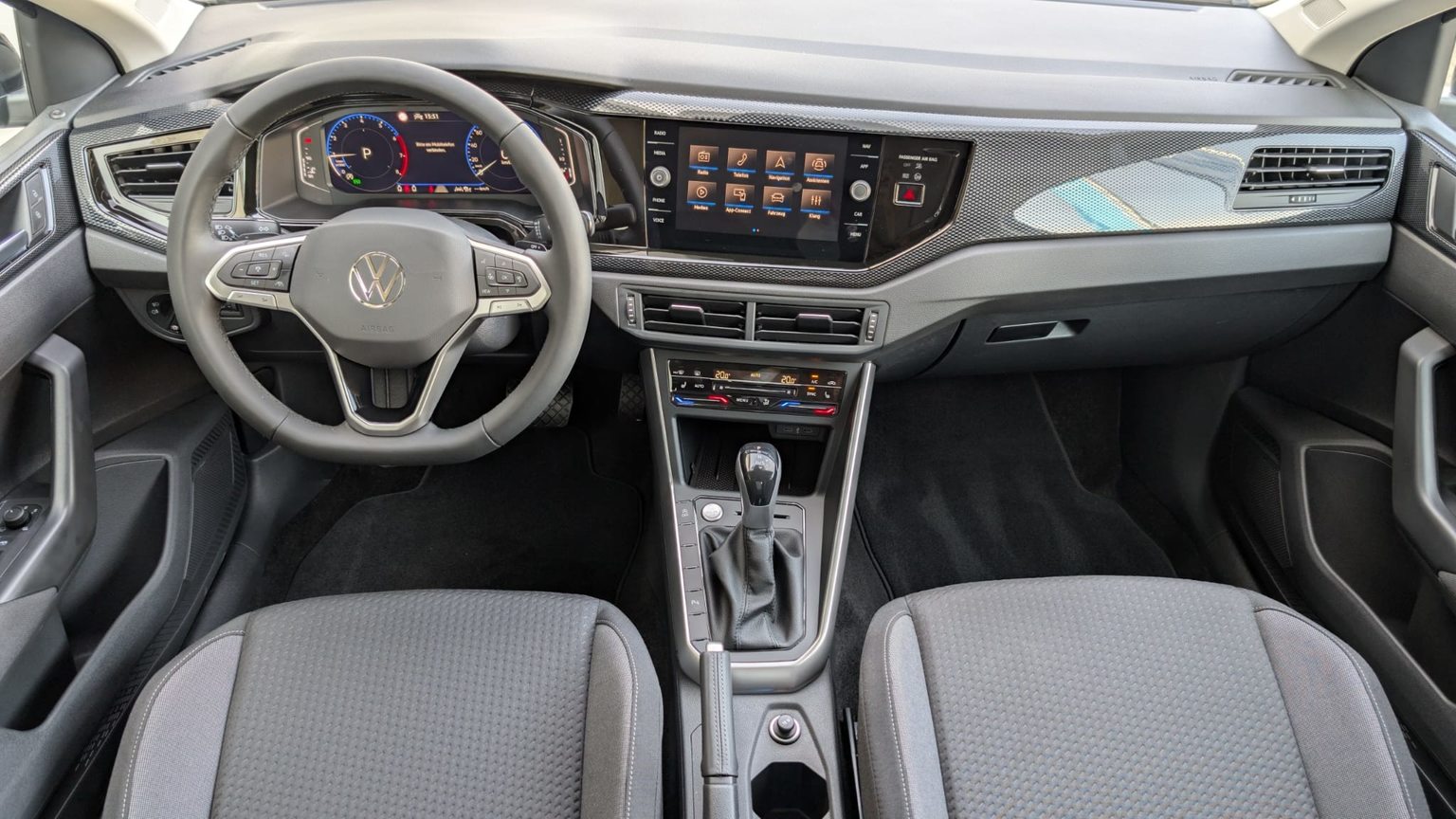 VW Polo Life, Benzin, Occasion / Gebraucht, Automatik - 6