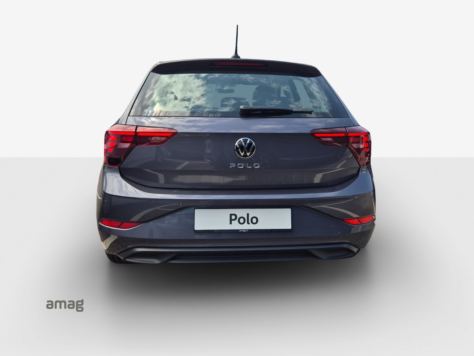 VW Polo Life, Petrol, Second hand / Used, Automatic - 4