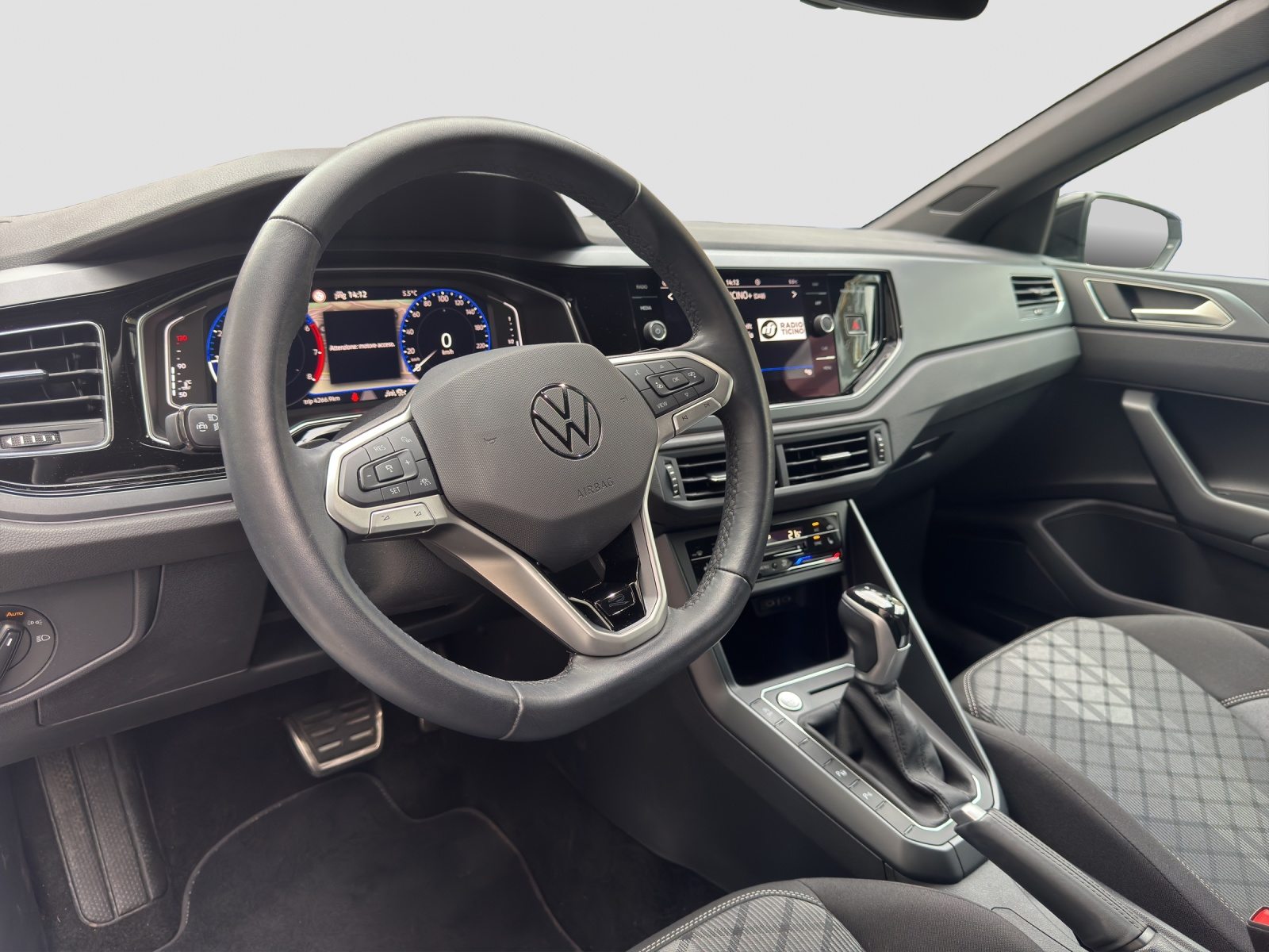 VW Polo R-Line UNITED, Benzin, Occasion / Gebraucht, Automatik - 7