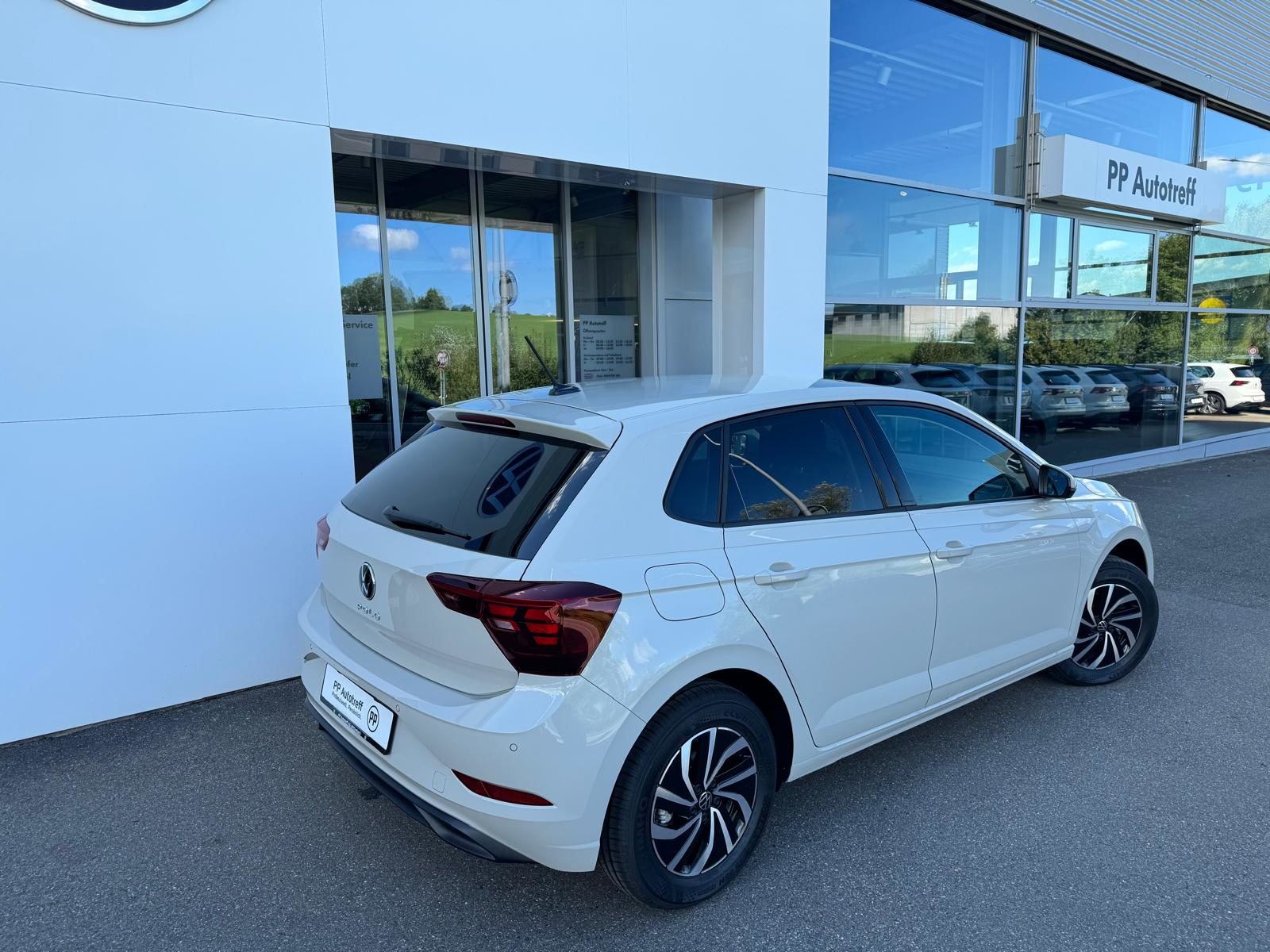 VW Polo Life, Essence, Occasion / Utilisé, Automatique - 4