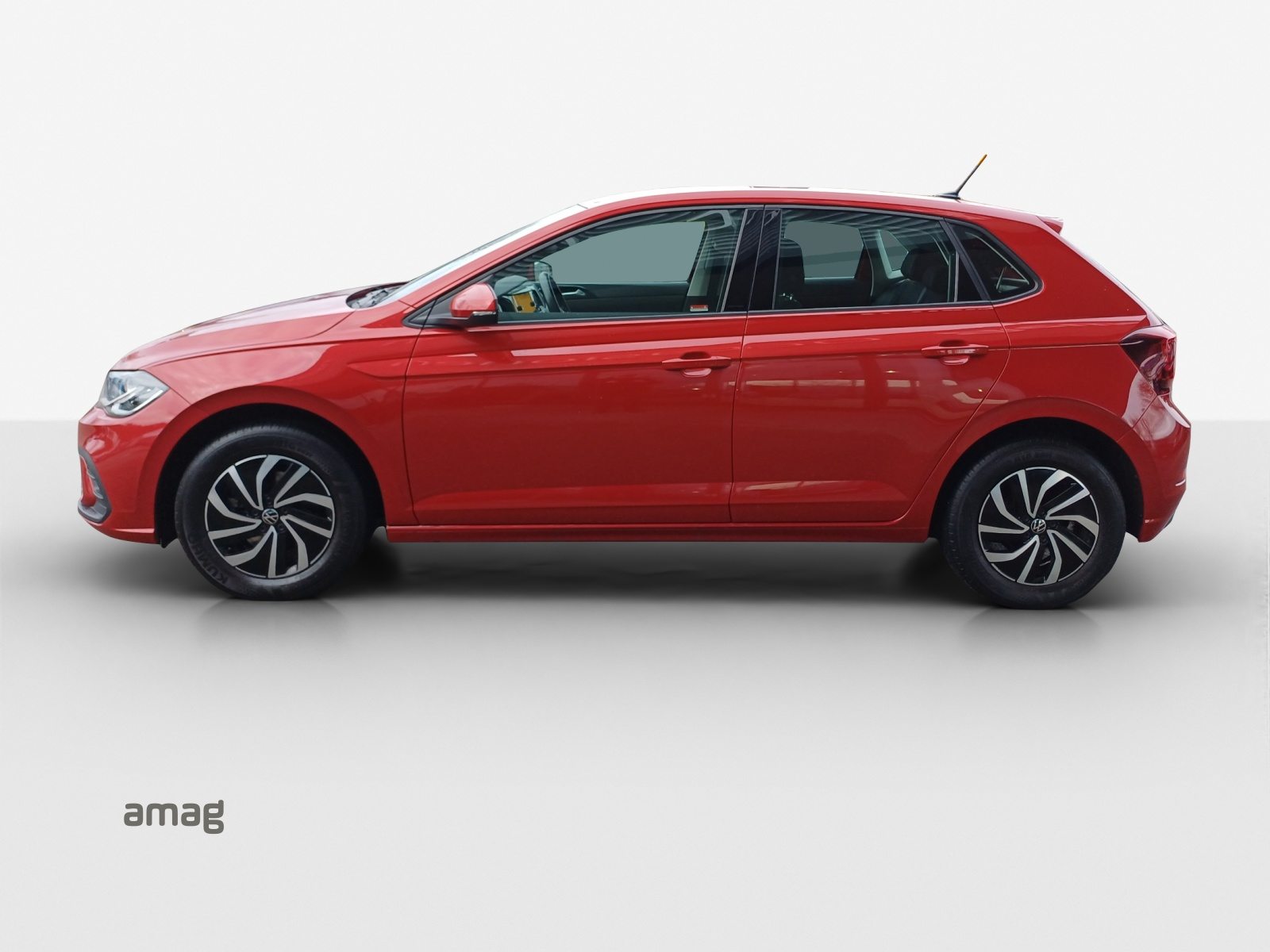 VW Polo Life, Petrol, Second hand / Used, Automatic - 2