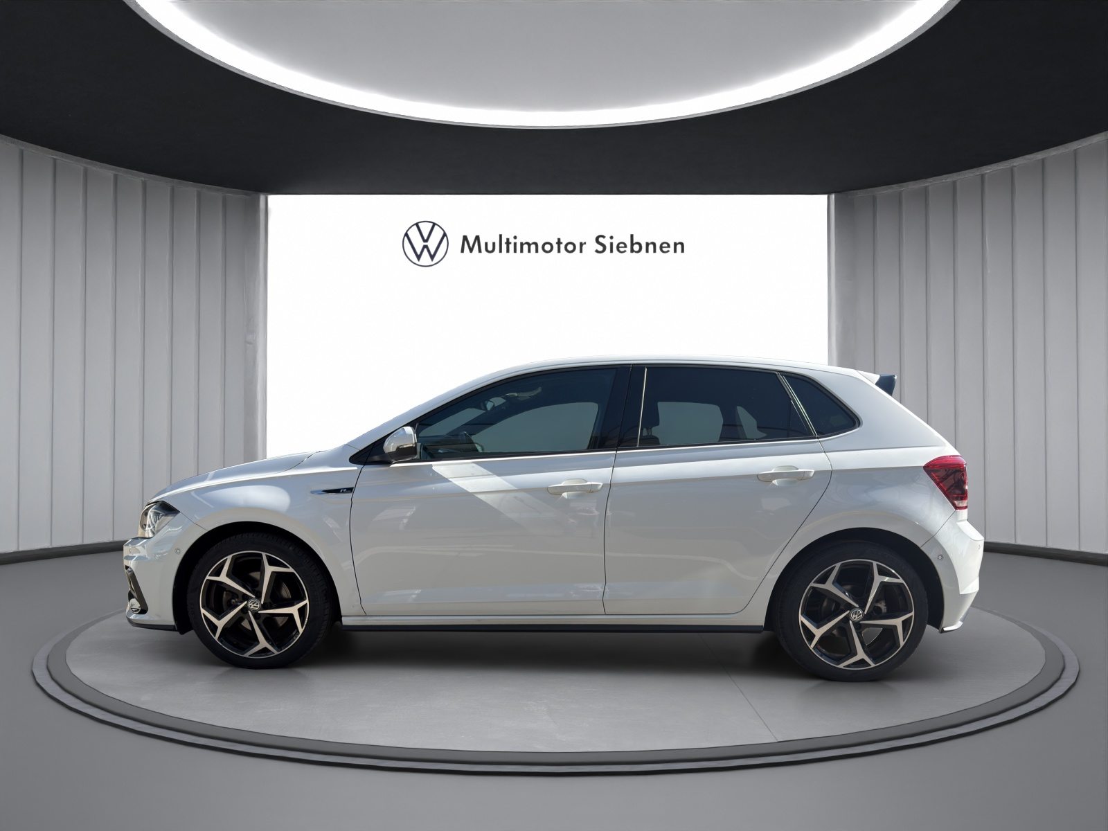 VW New Polo Highline, Petrol, Second hand / Used, Automatic - 2