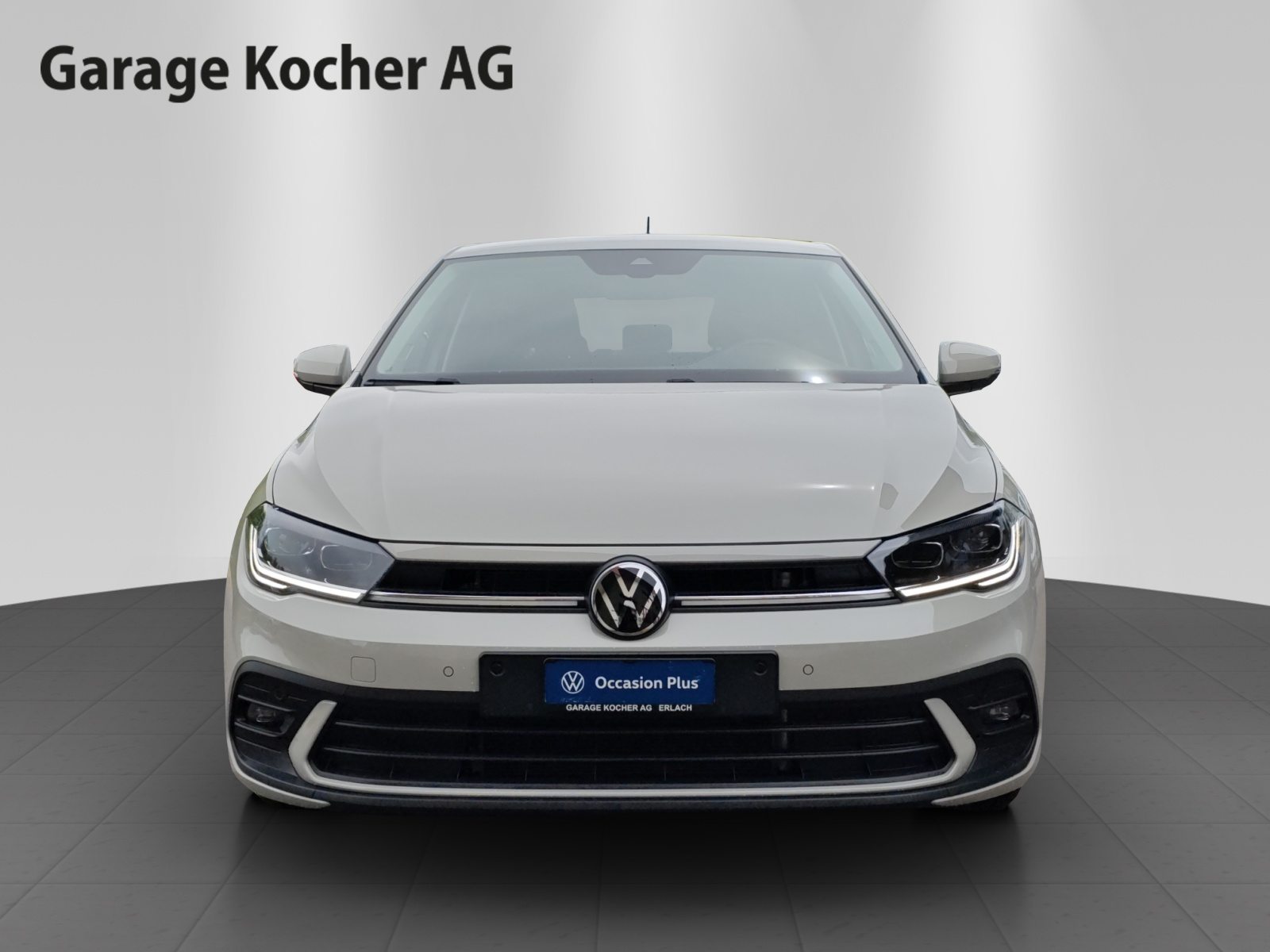 VW Polo Life, Petrol, Second hand / Used, Automatic - 2