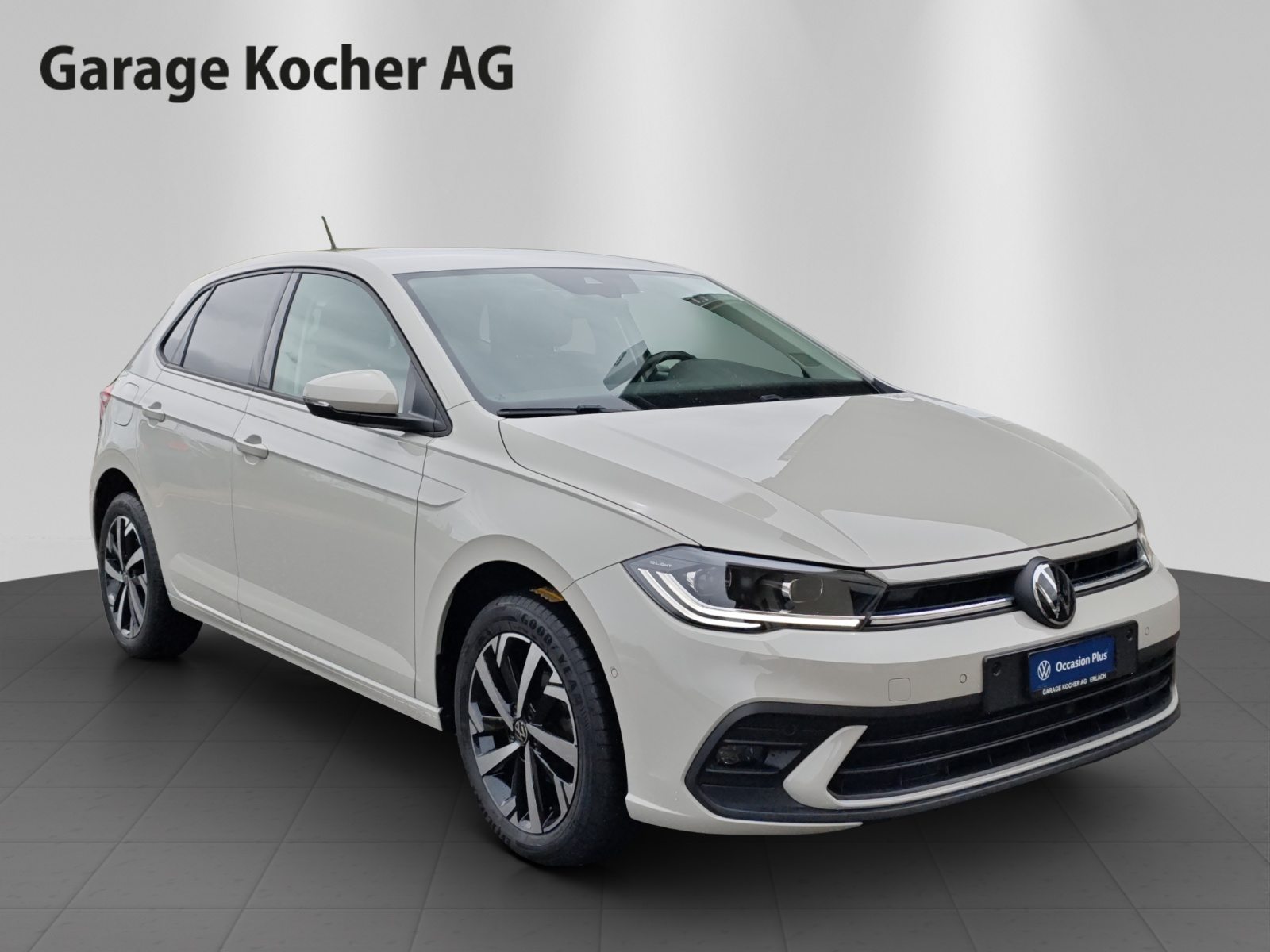 VW Polo Life, Petrol, Second hand / Used, Automatic - 7