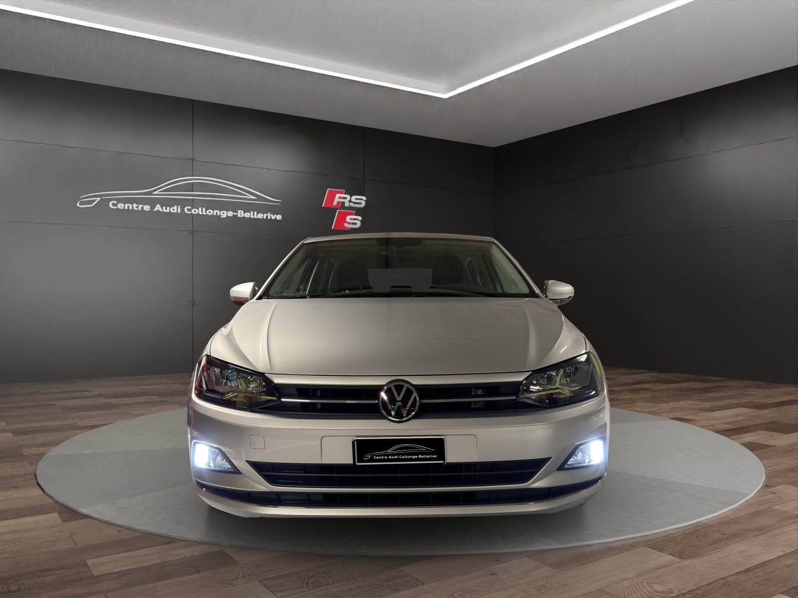 VW Polo Highline, Petrol, Second hand / Used, Automatic - 2