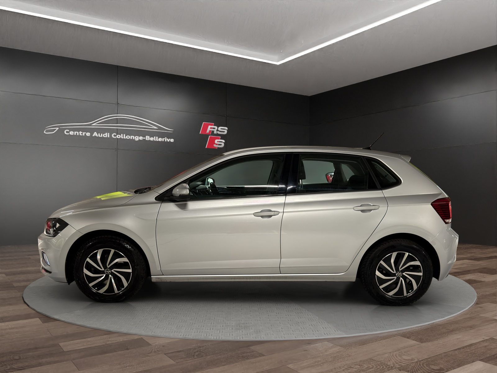 VW Polo Highline, Petrol, Second hand / Used, Automatic - 3