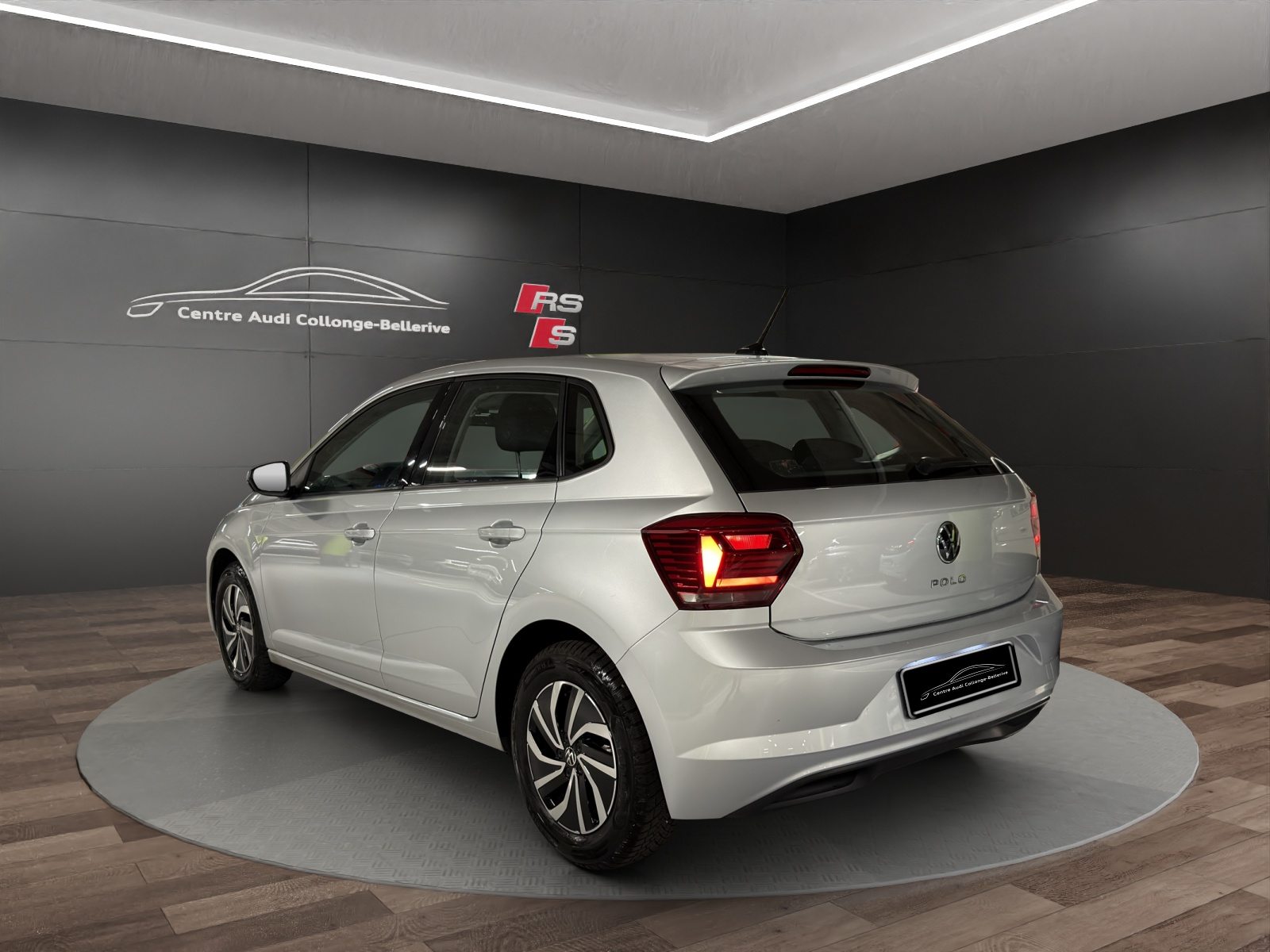 VW Polo Highline, Petrol, Second hand / Used, Automatic - 4