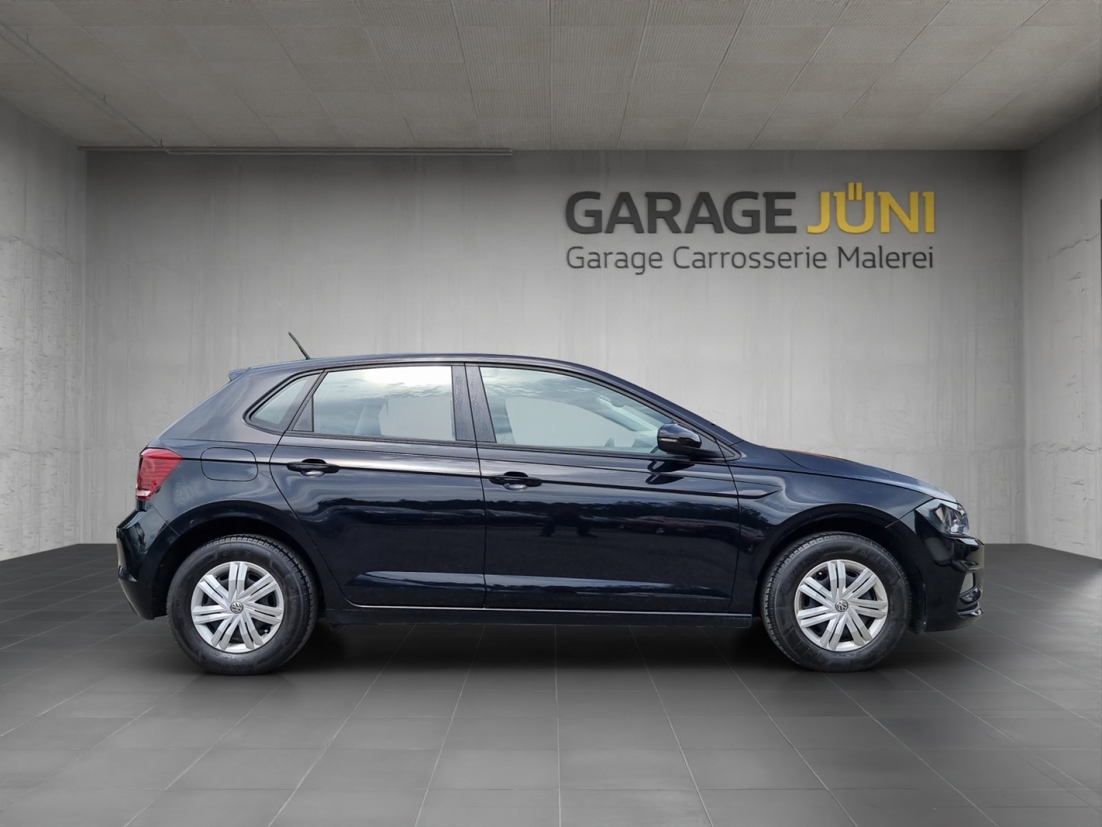 VW Polo 1.0 MPI Trendline, Petrol, Second hand / Used, Manual - 2