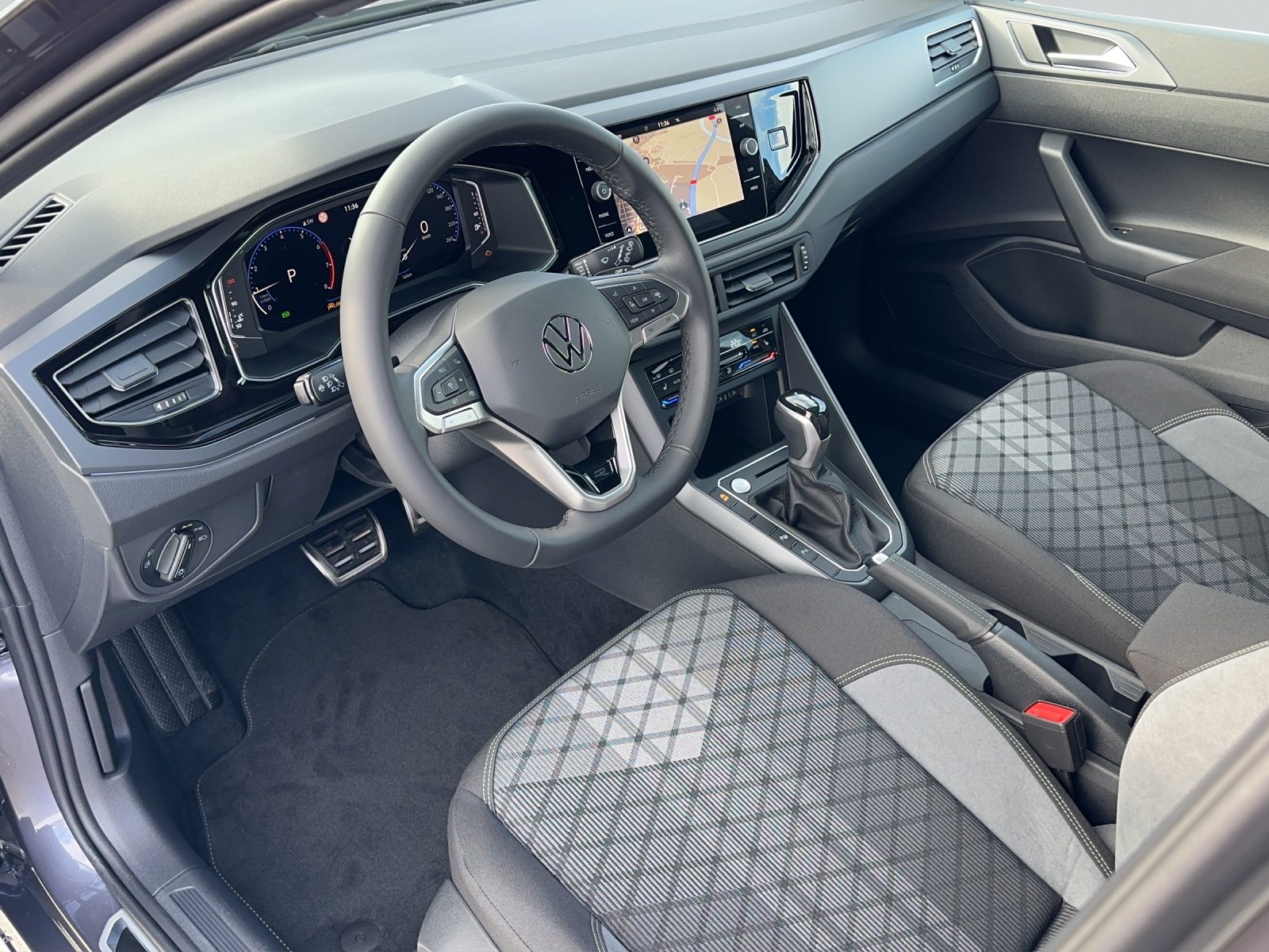 VW Polo R-Line, Petrol, Ex-demonstrator, Automatic - 5