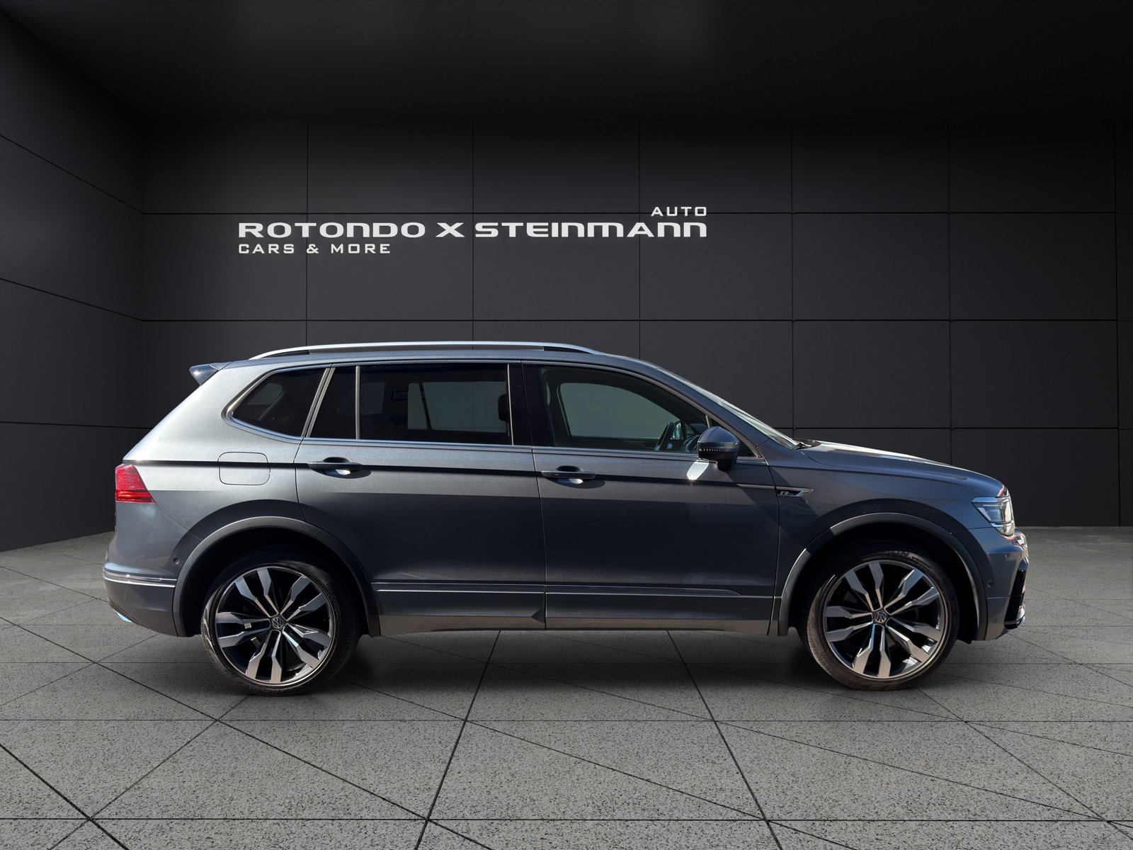 VW R-Line High Line, Benzin, Occasion / Gebraucht, Automatik - 4