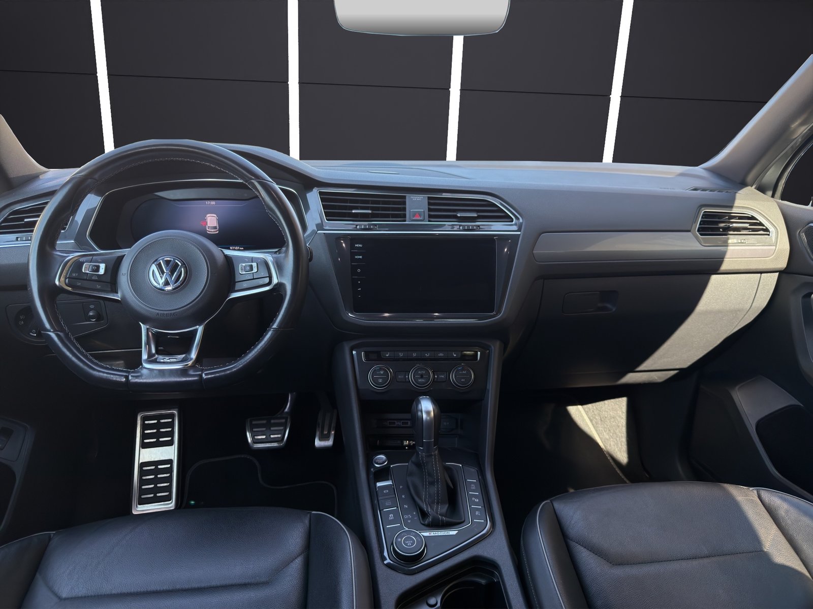 VW R-Line High Line, Benzin, Occasion / Gebraucht, Automatik - 7