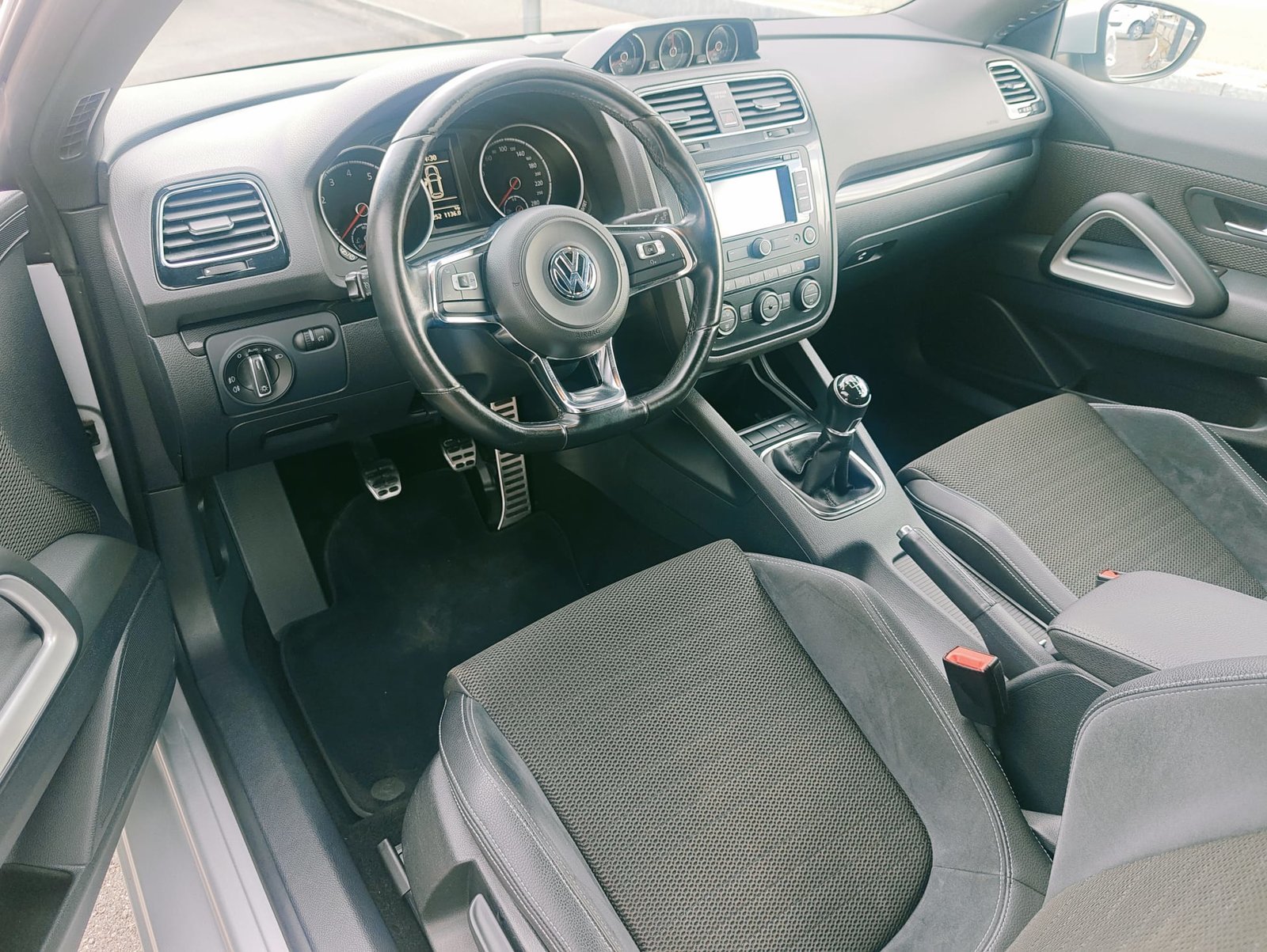 VW Scirocco 2.0 TSI BMT, Essence, Occasion / Utilisé, Manuelle - 6