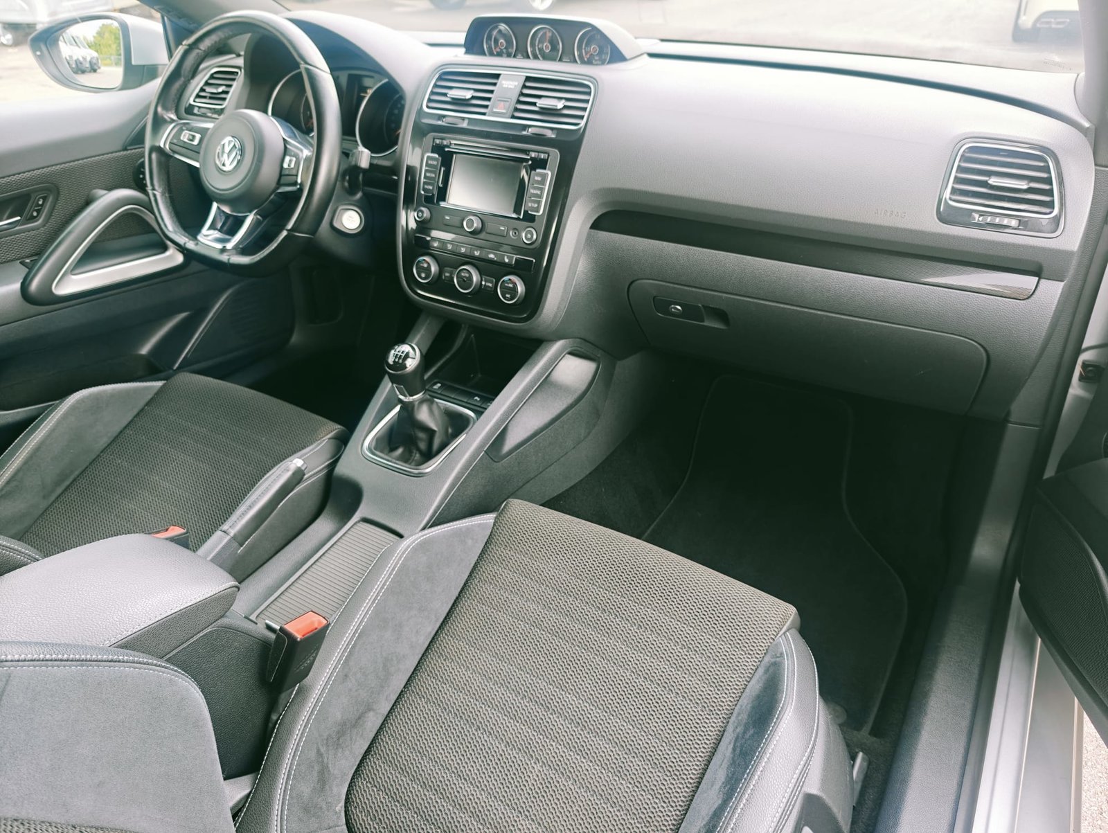 VW Scirocco 2.0 TSI BMT, Essence, Occasion / Utilisé, Manuelle - 7