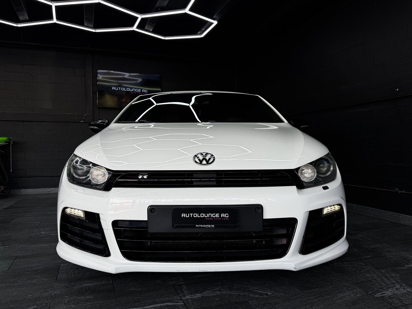 VW Scirocco 2.0 TSI R DSG, Petrol, Second hand / Used, Automatic - 3