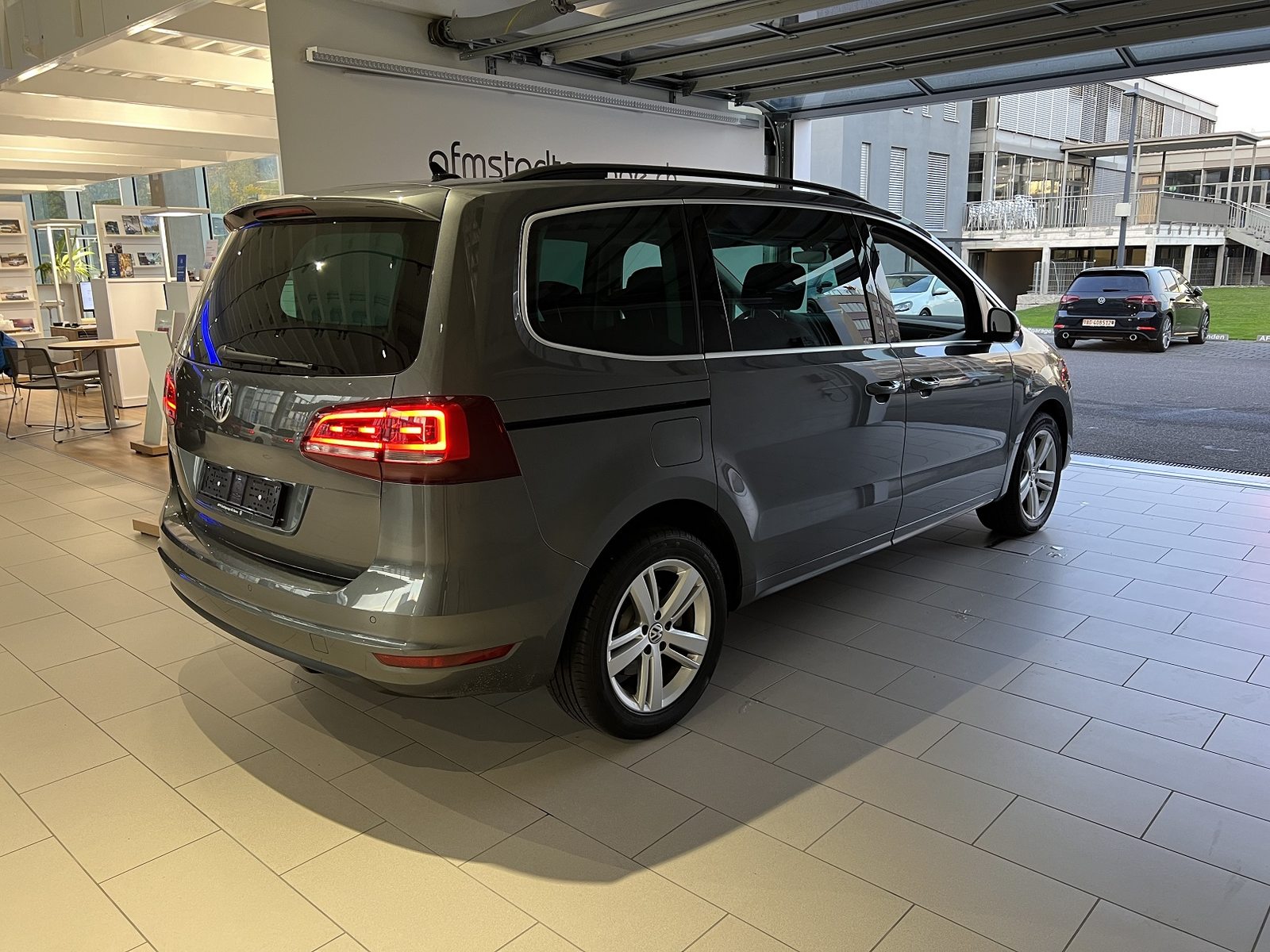 VW Sharan Comfortline, Diesel, Occasion / Gebraucht, Automatik - 2
