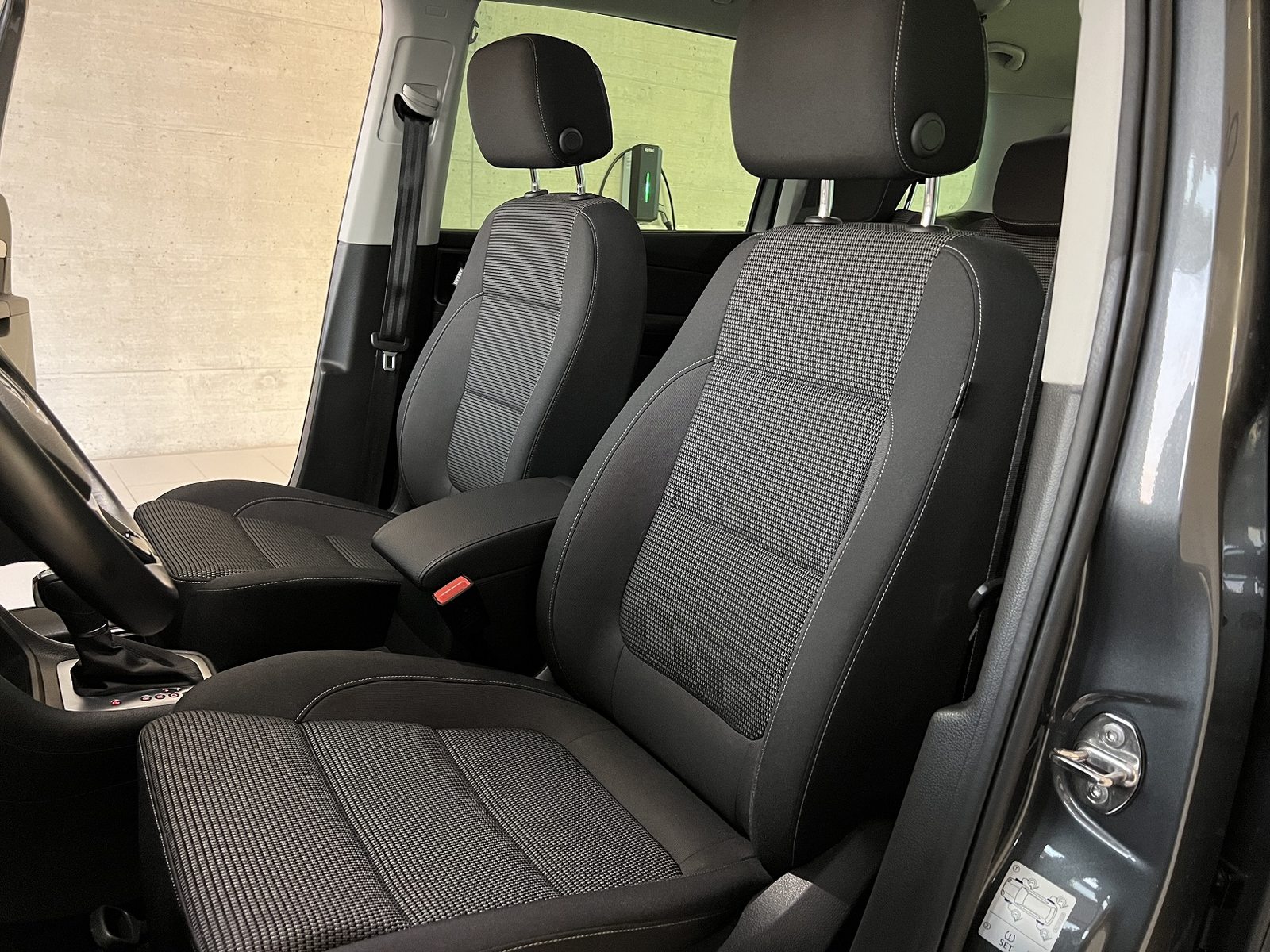 VW Sharan Comfortline, Diesel, Occasion / Gebraucht, Automatik - 4