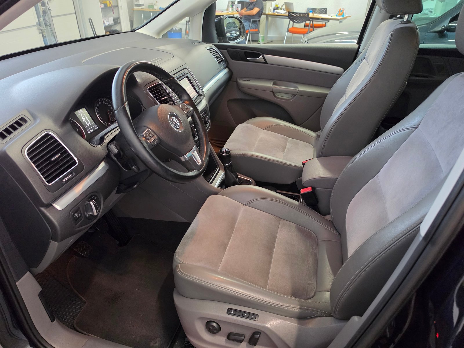 VW Sharan 2.0 TDI BMT Highline 4Motion 7 Sitzplätze, Diesel, Occasioni / Usate, Manuale - 4