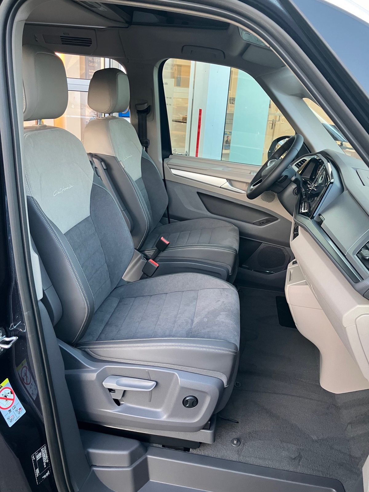 VW California Beach Tour Liberty, Hybride Integrale Benzina/Elettrica, Auto nuove, Automatico - 7