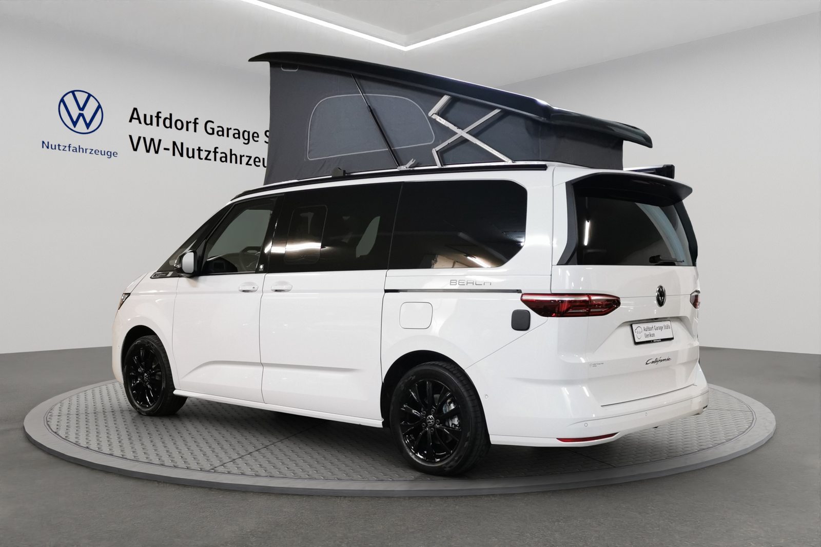 VW California Beach Tour Liberty, Petrol, New car, Automatic - 3