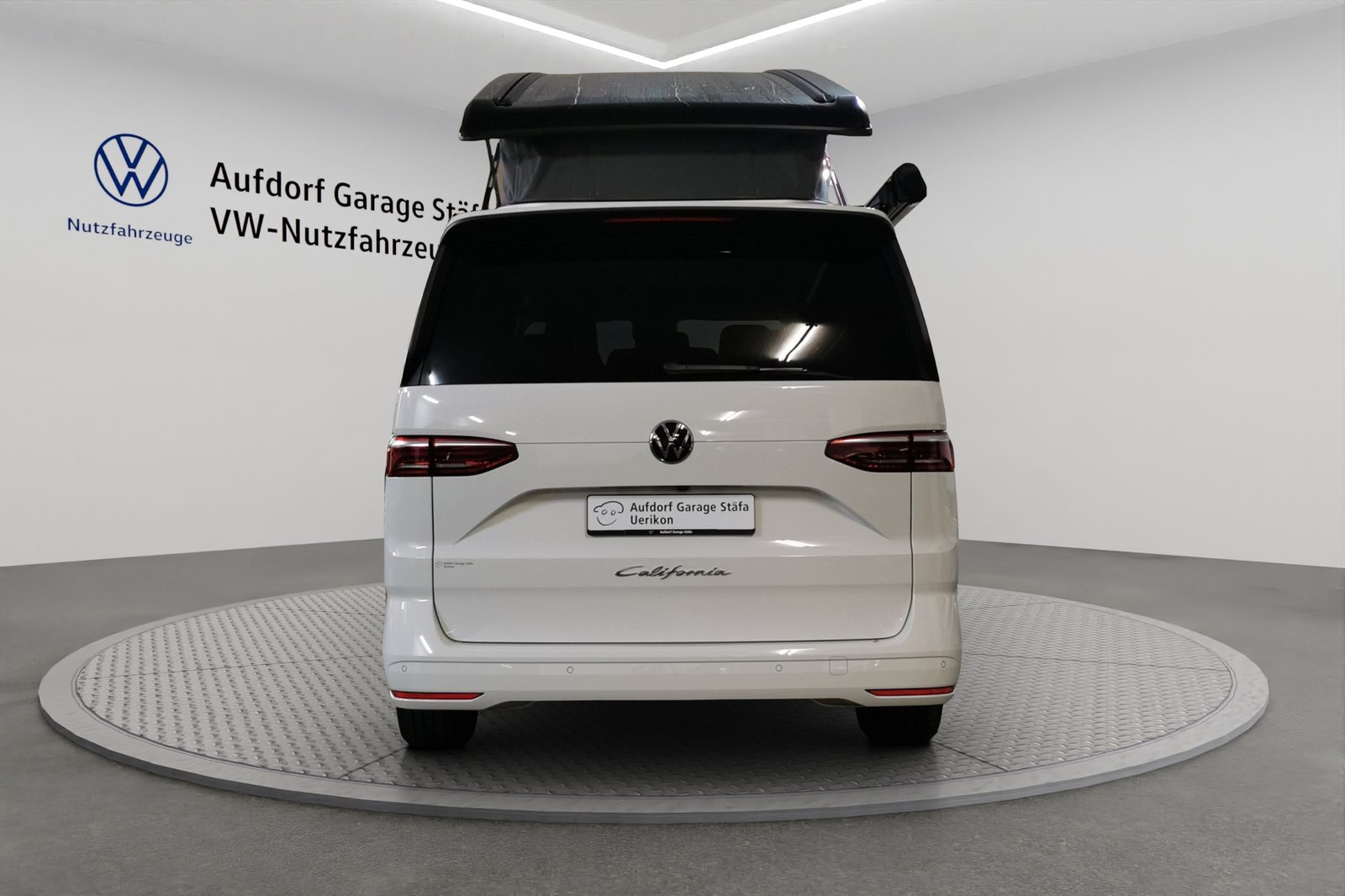 VW California Beach Tour Liberty, Petrol, New car, Automatic - 4