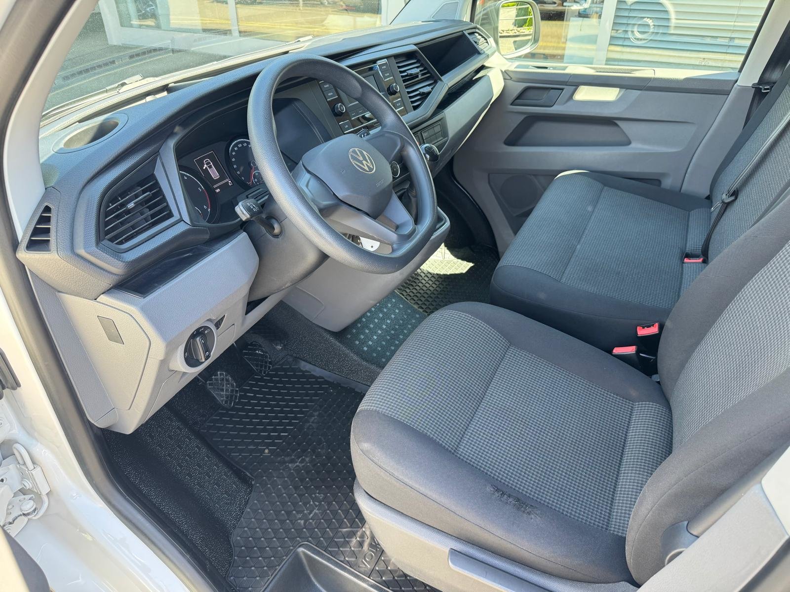 VW T6.1 2.0 TDI 3000 L1H1, Diesel, Occasion / Gebraucht, Handschaltung - 2